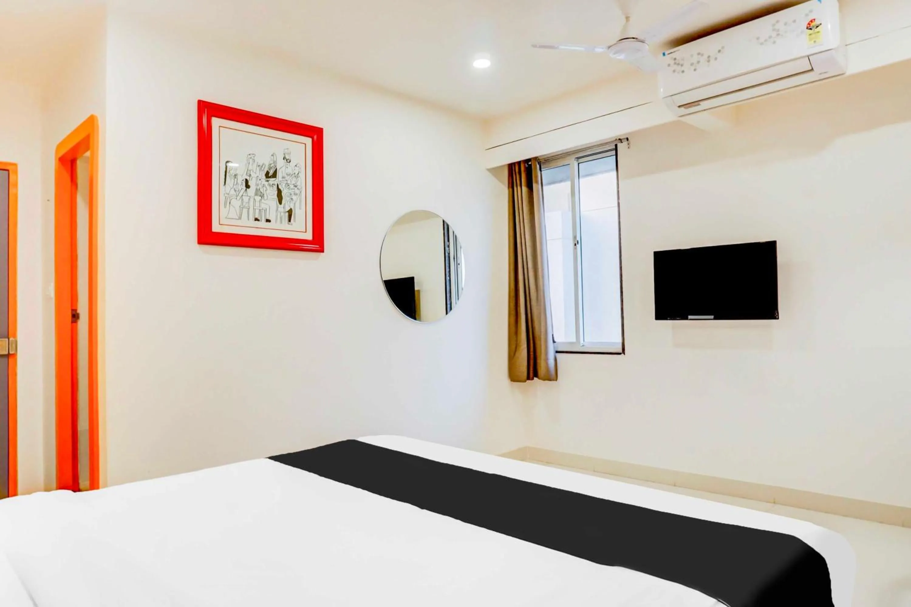Bedroom, Bed in Townhouse Oak Hadapsar Sahyadri Hospital