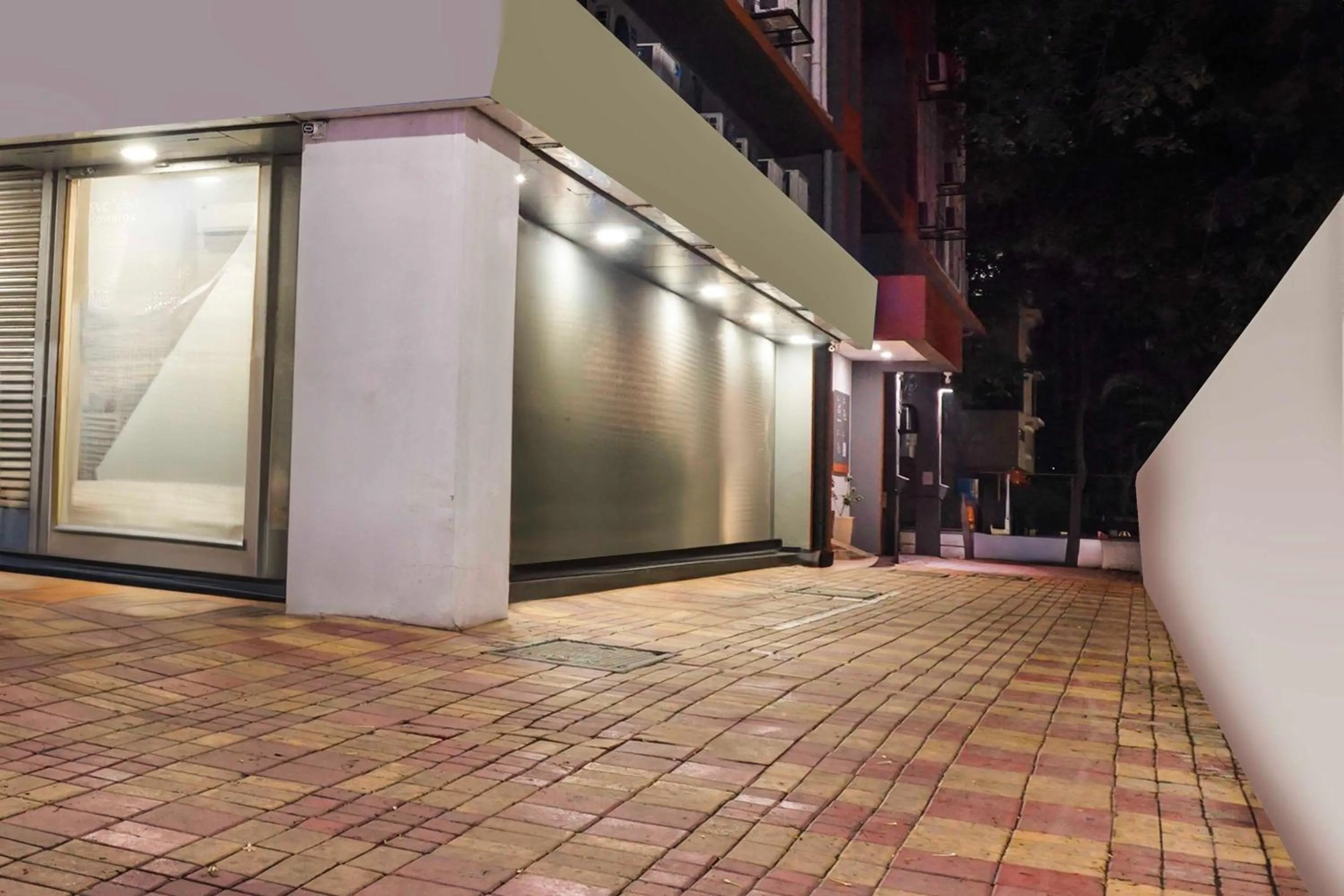 Facade/entrance in Townhouse Oak Hadapsar Sahyadri Hospital