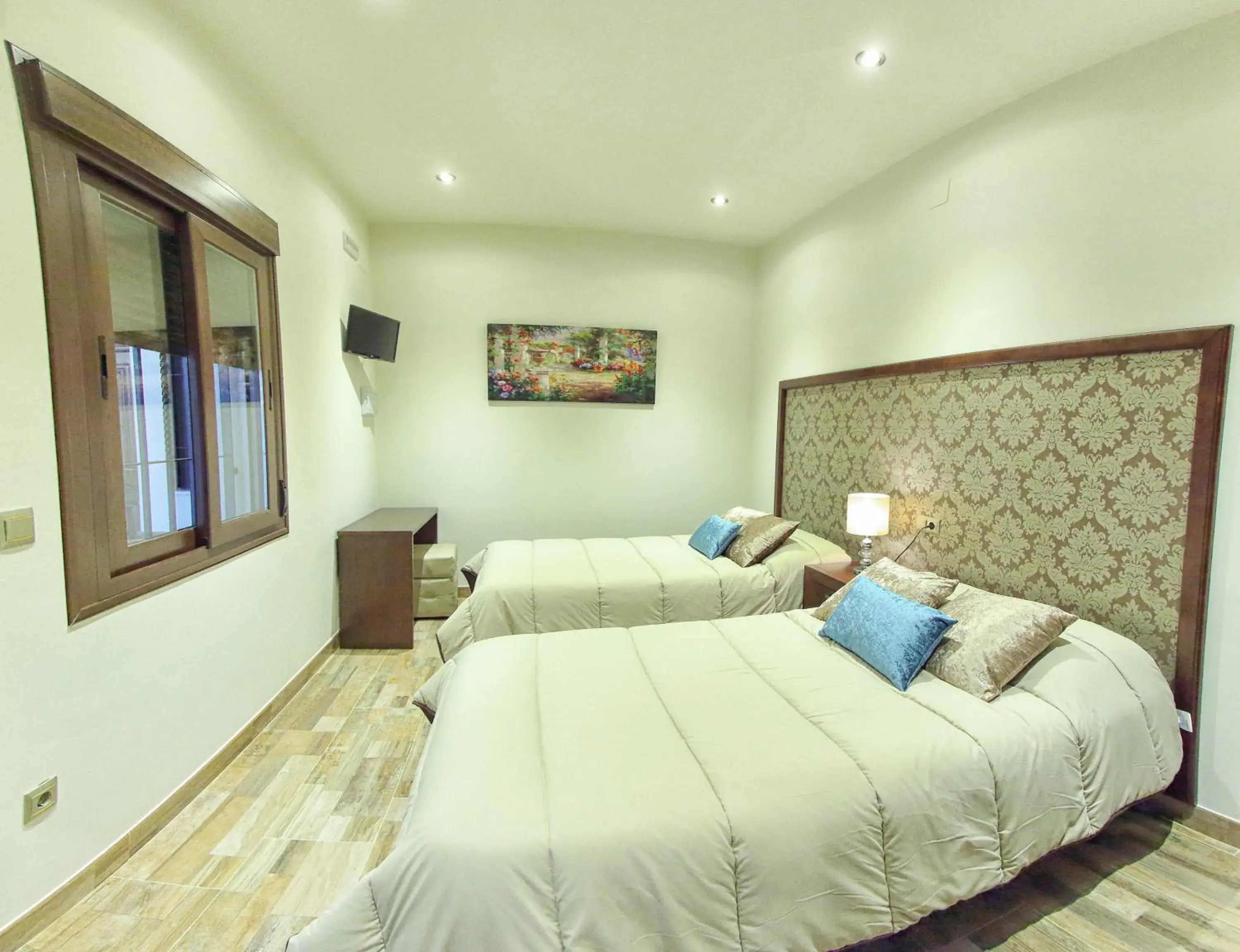 Twin Room - single occupancy in Hostal Garlu Twin Room - single occupancy in Hostal Garlu