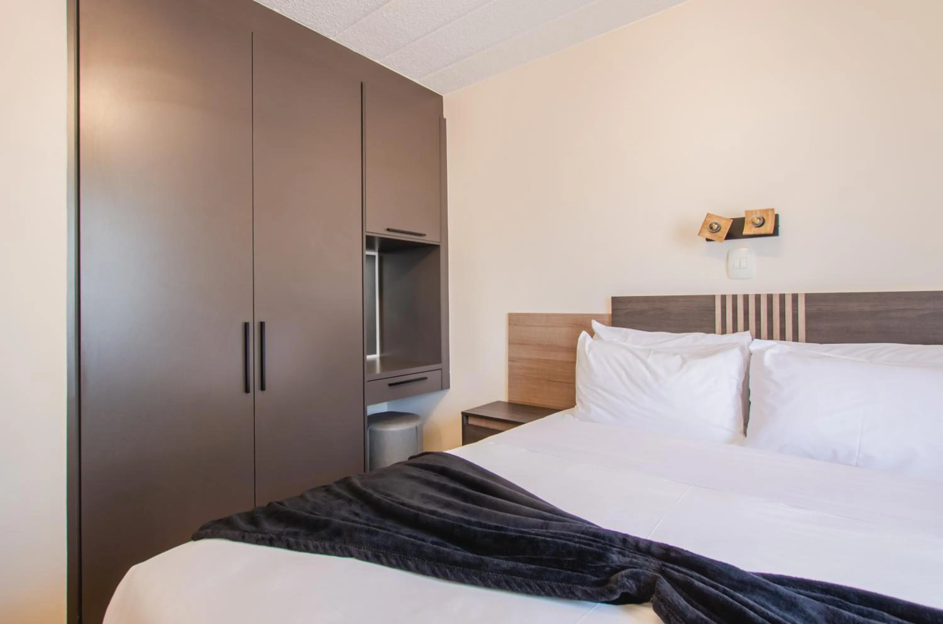 Bed in Melrose Corner Self-Catering Hotel Apartments