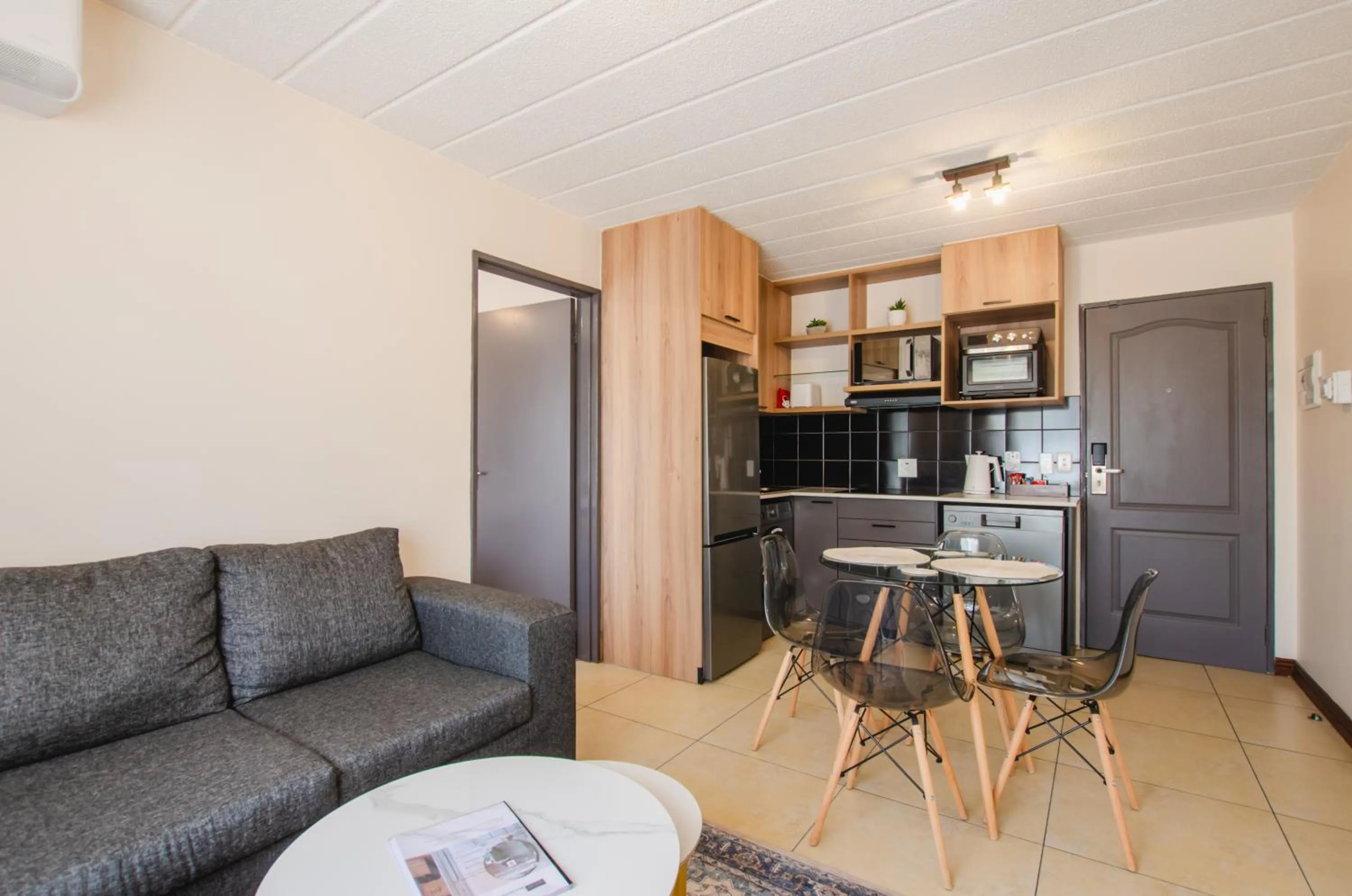 Kitchen or kitchenette in Melrose Corner Self-Catering Hotel Apartments