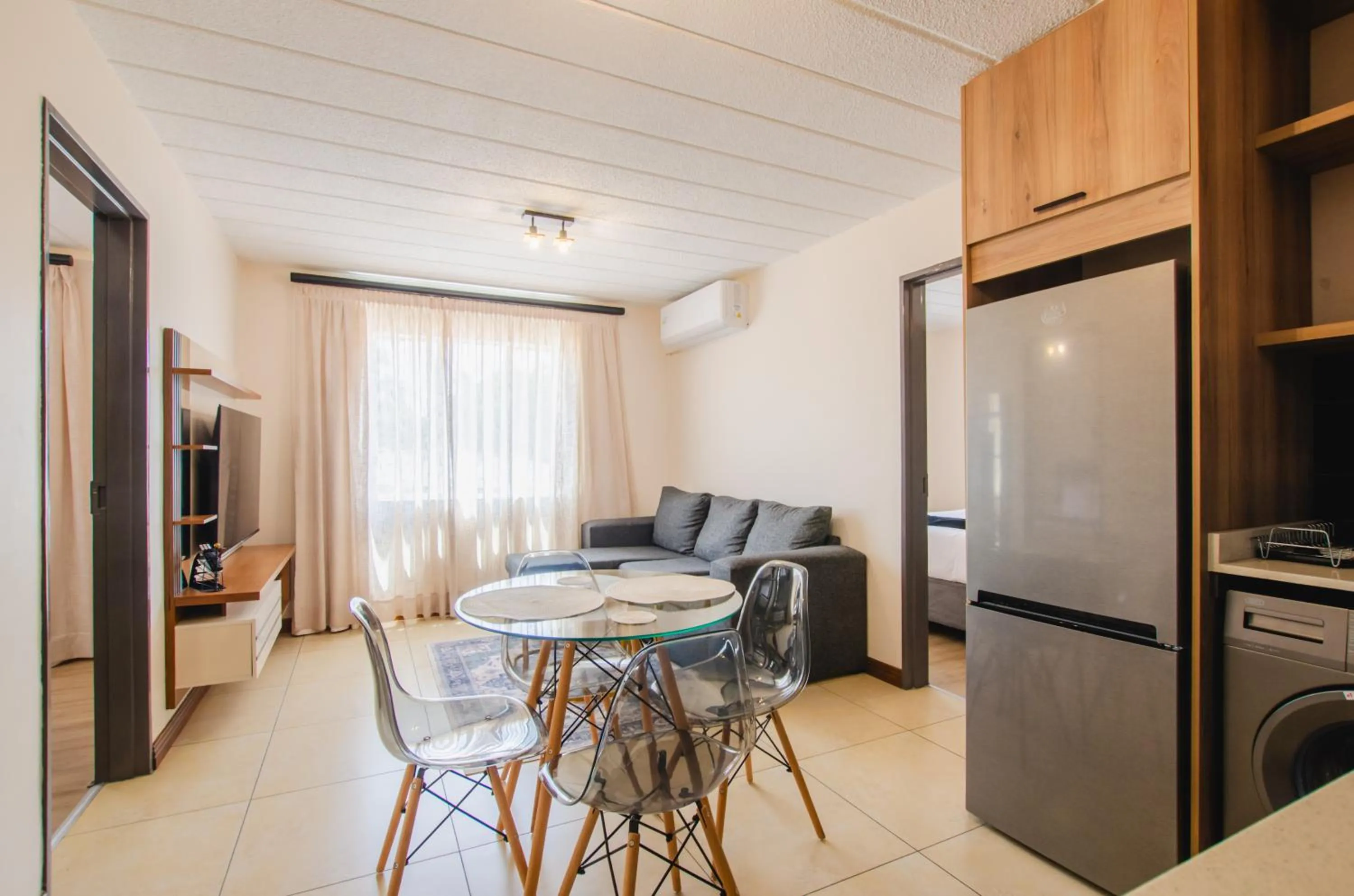 TV and multimedia in Melrose Corner Self-Catering Hotel Apartments