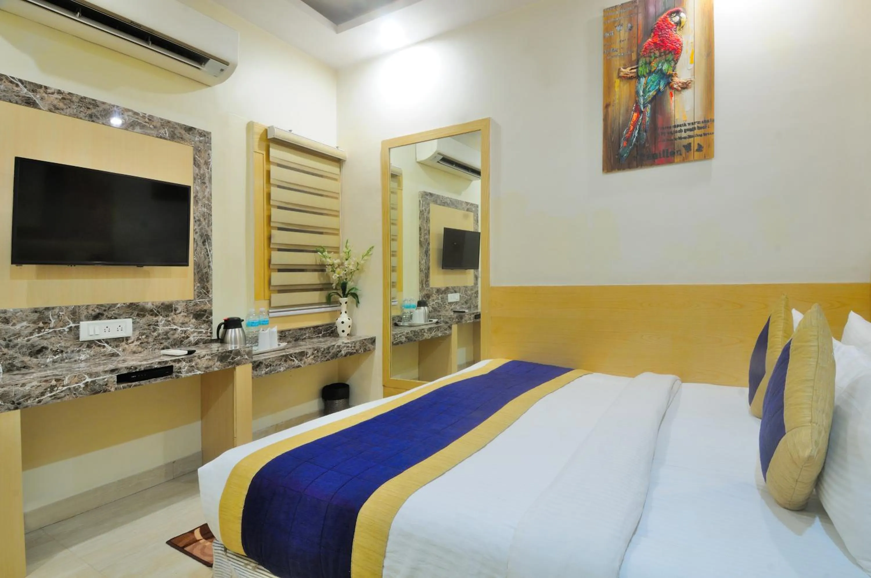 Bedroom, Bed in Hotel Prince Palace Deluxe - New Delhi