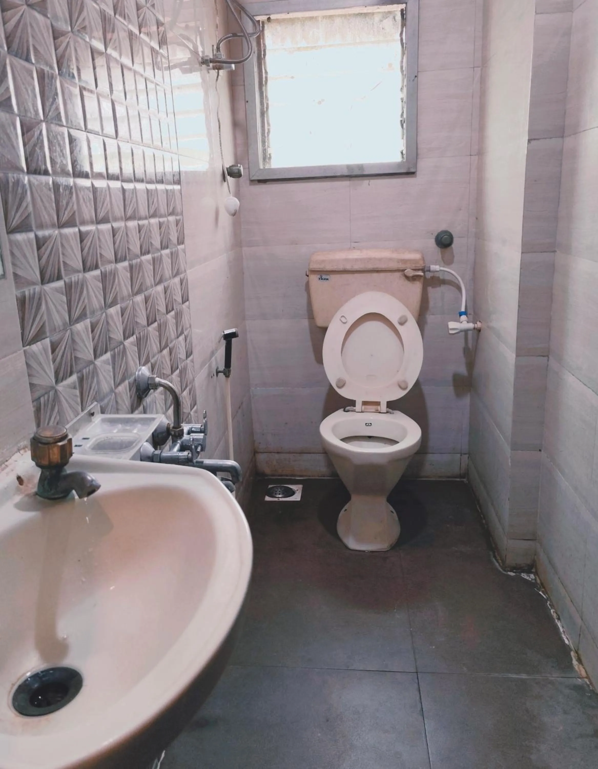 Budget Double Room in Hotel mahalaxmi