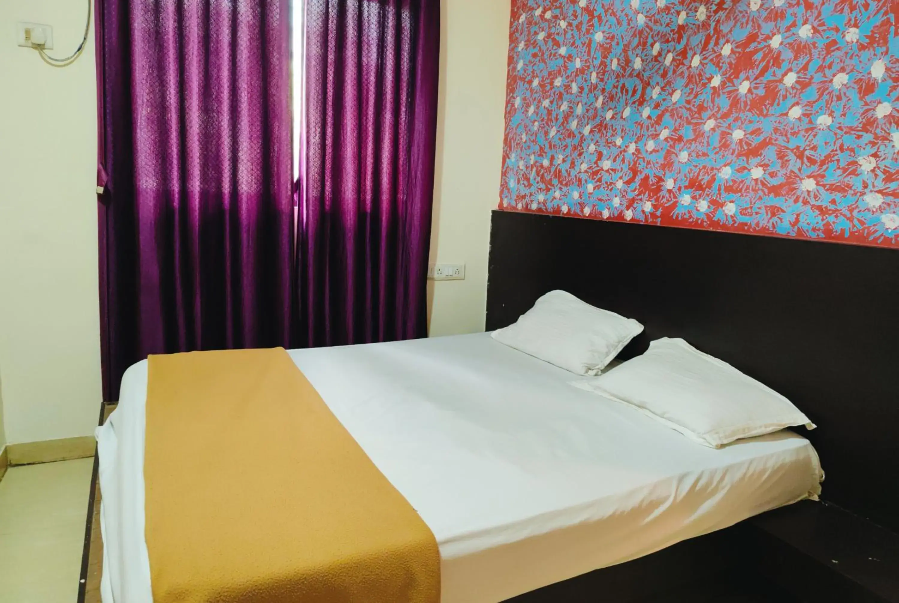 Budget Double Room in Hotel mahalaxmi Budget Double Room in Hotel mahalaxmi