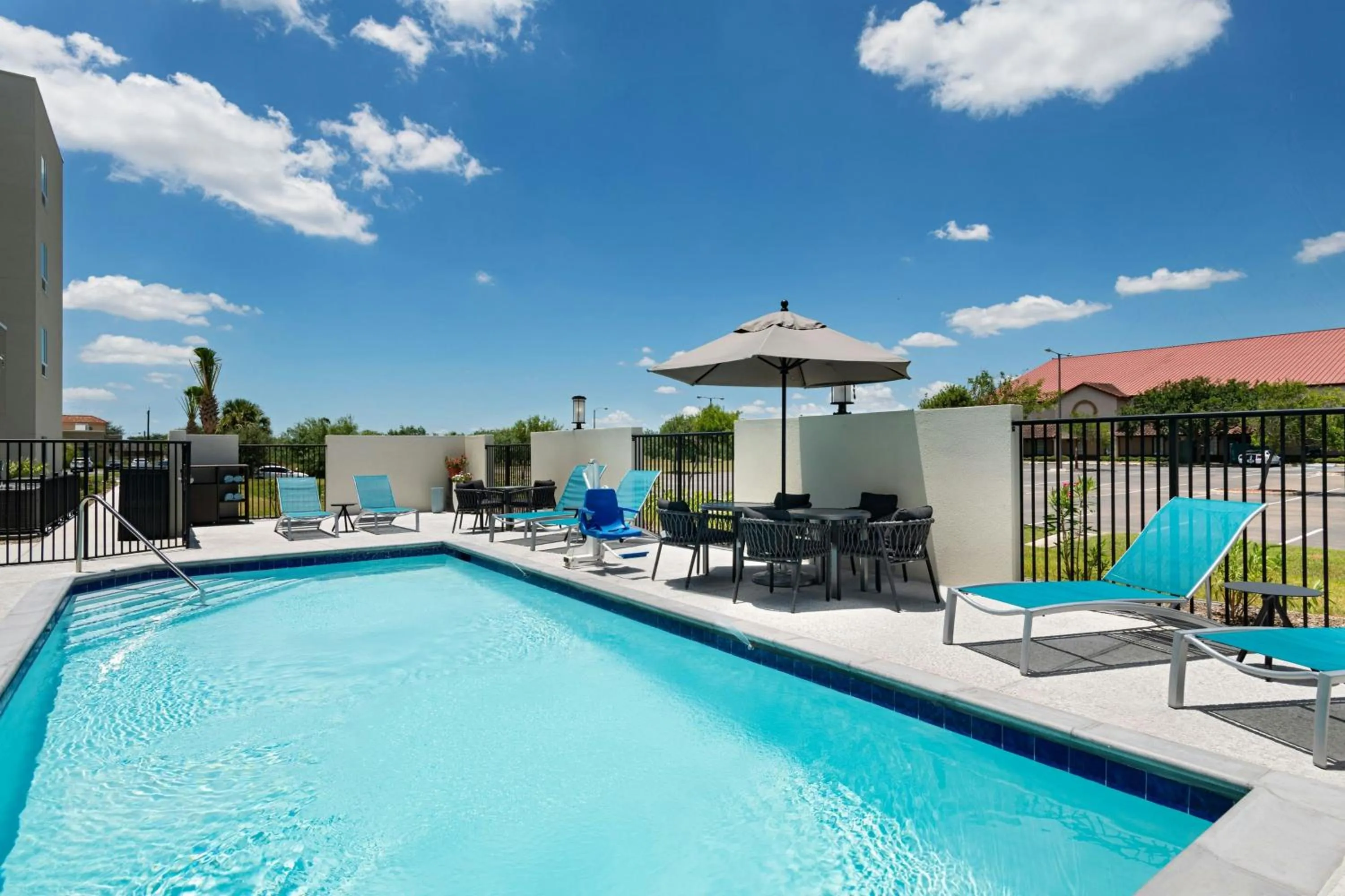 Swimming pool in TownePlace Suites Brownsville