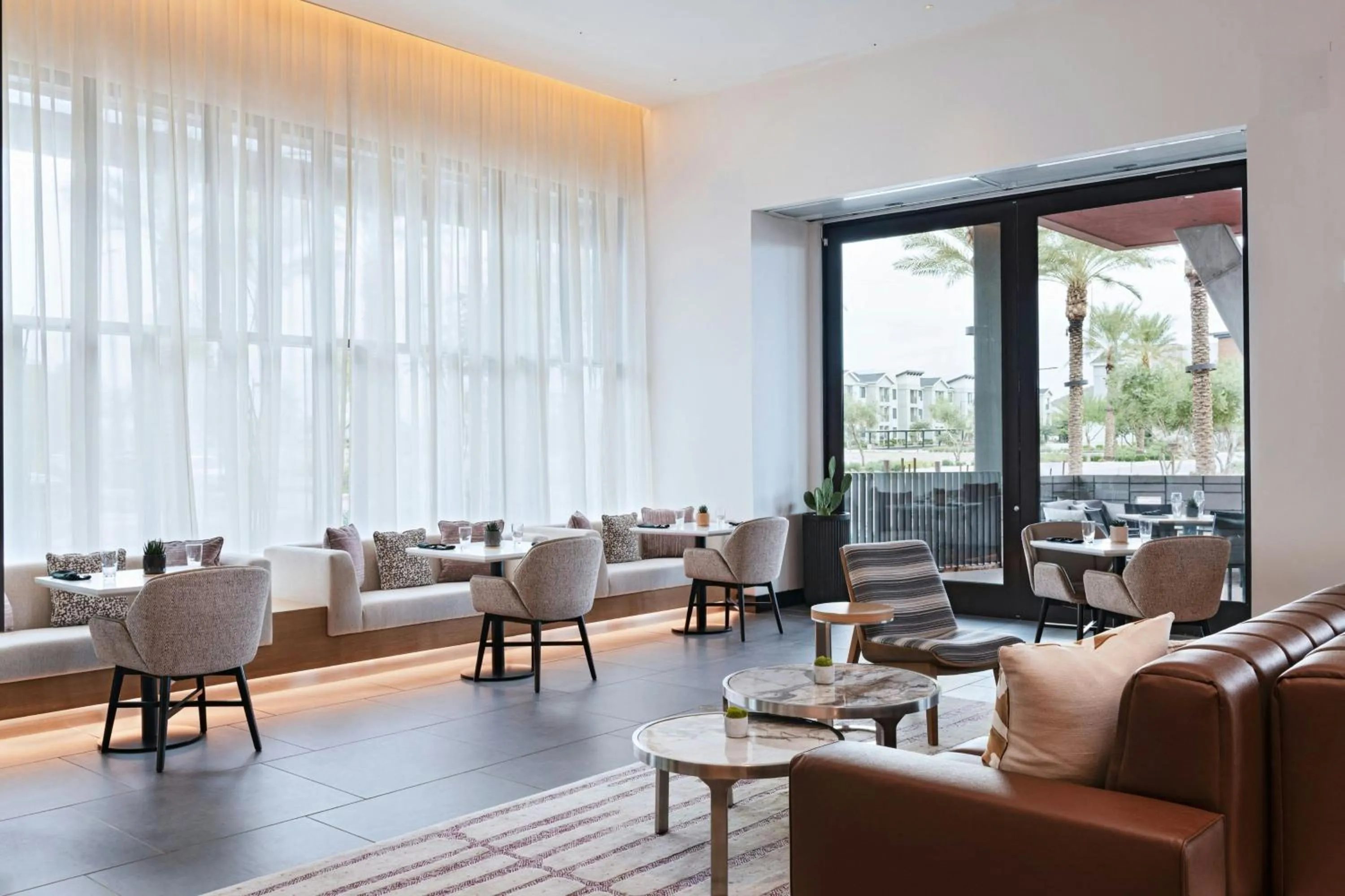 Lounge or bar in AC Hotel by Marriott Phoenix North Norterra