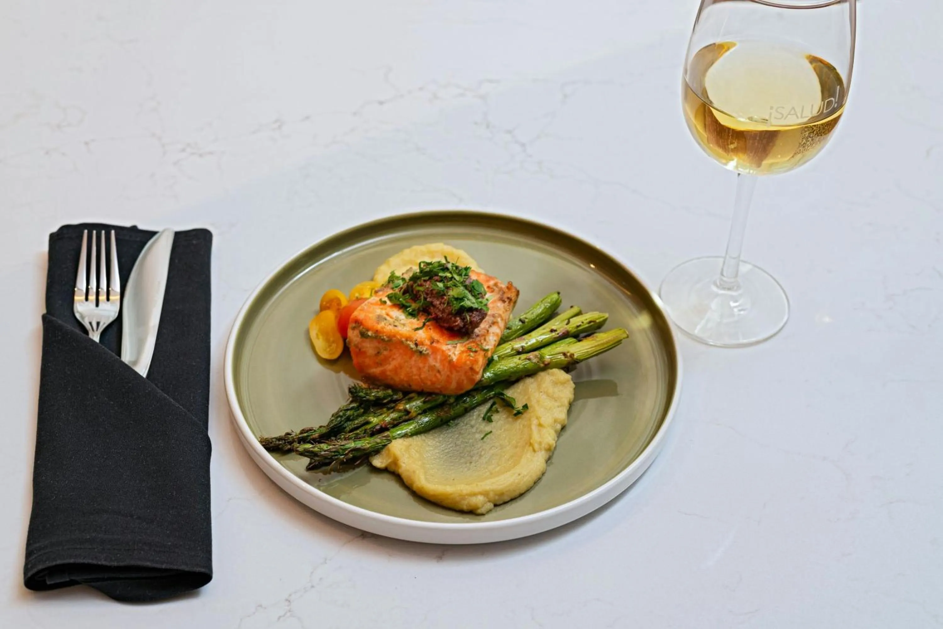 Lounge or bar in AC Hotel by Marriott Phoenix North Norterra