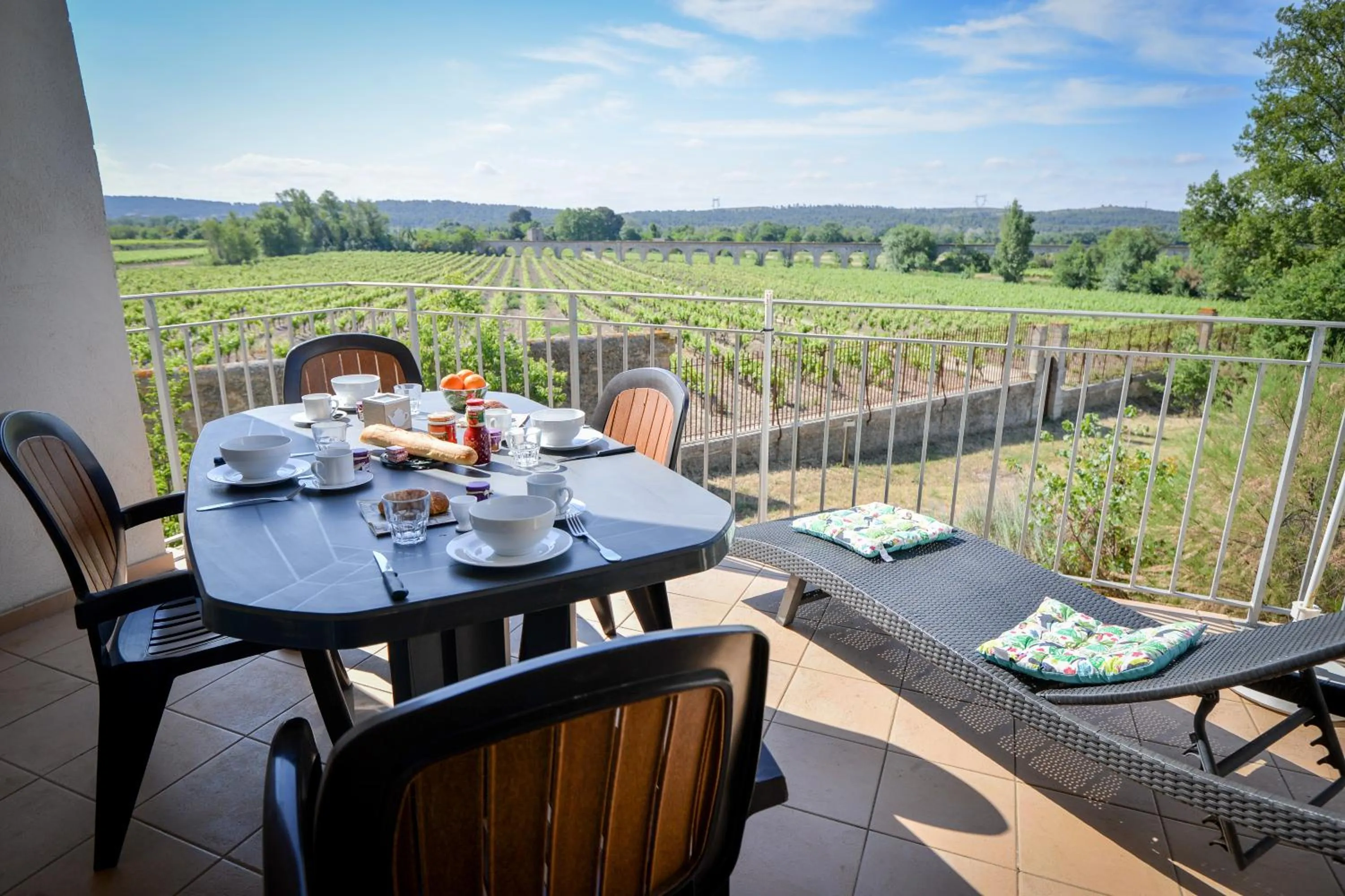 Balcony/Terrace in La Résidence du Château de Jouarres
