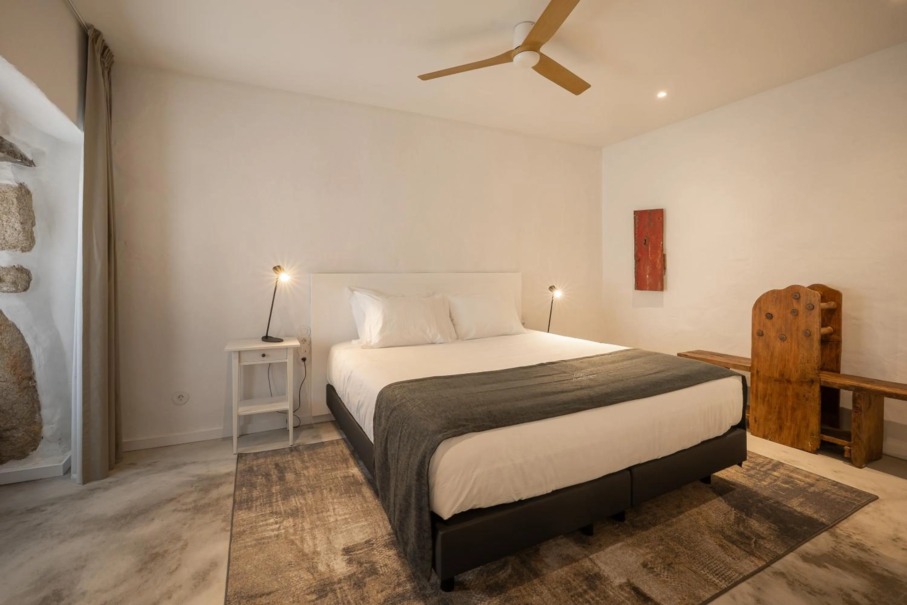 Bed in CasaNova Farmhouse