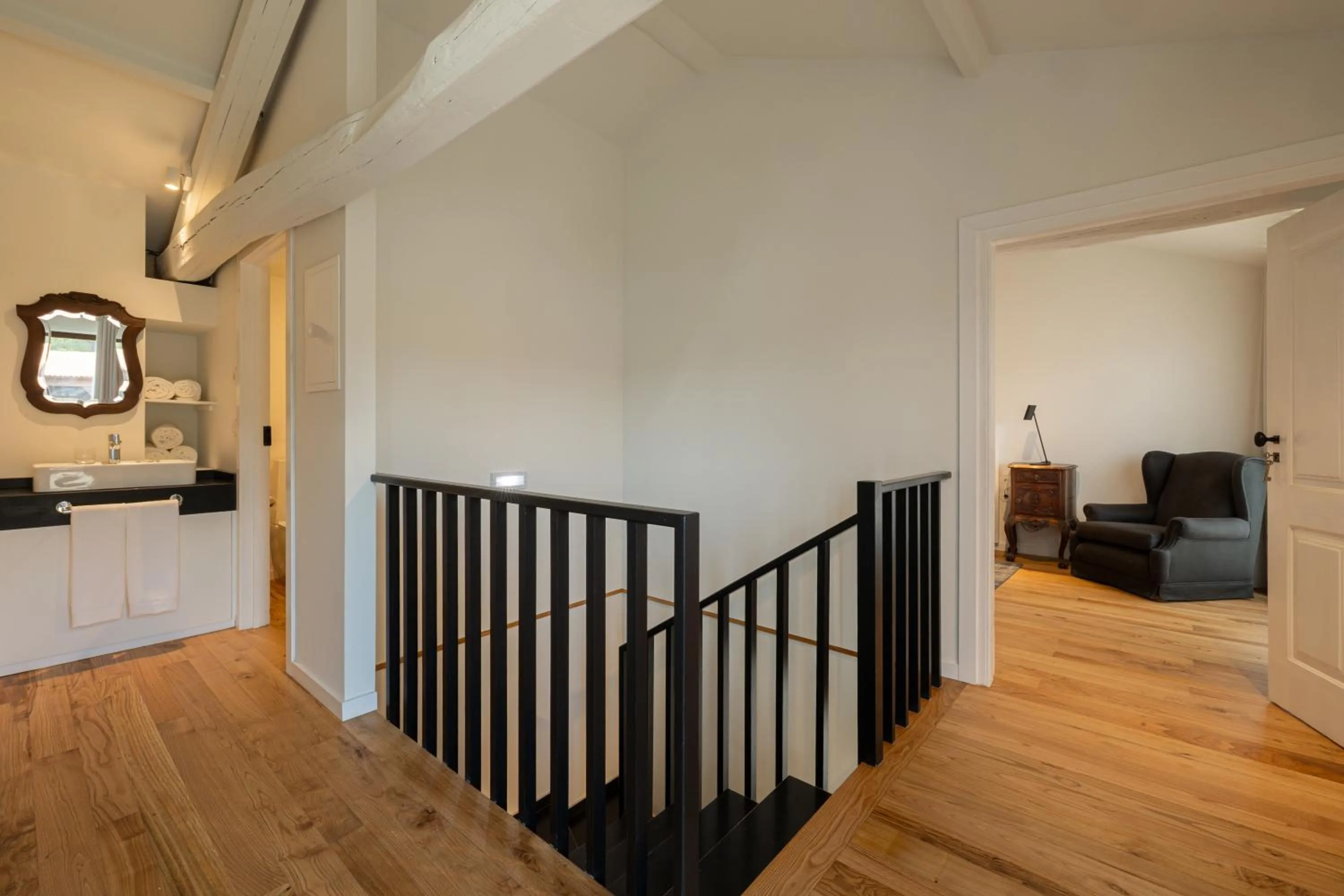 Photo of the whole room in CasaNova Farmhouse