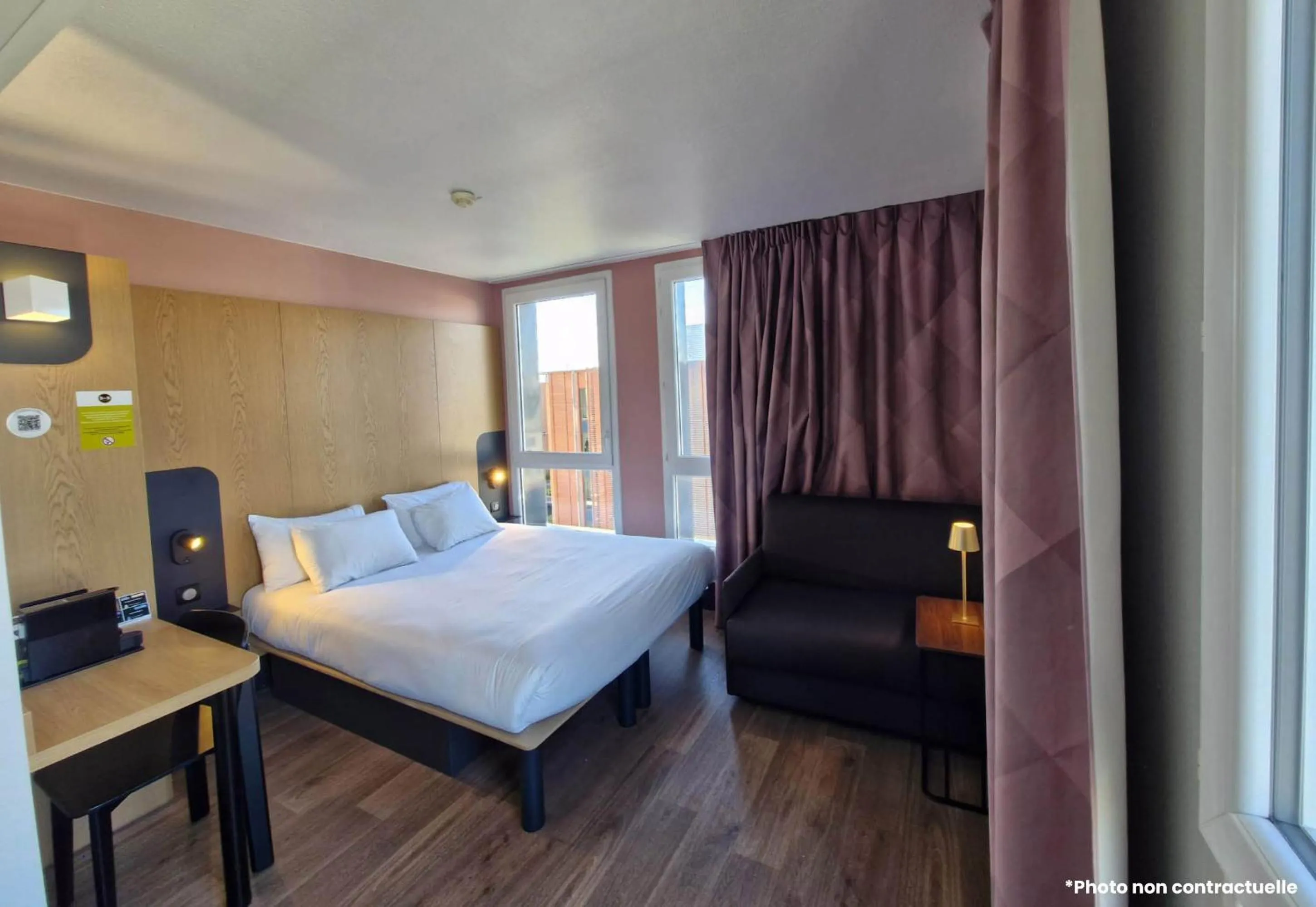 Bedroom, Bed in B&B HOTEL Orly Chevilly Marché International