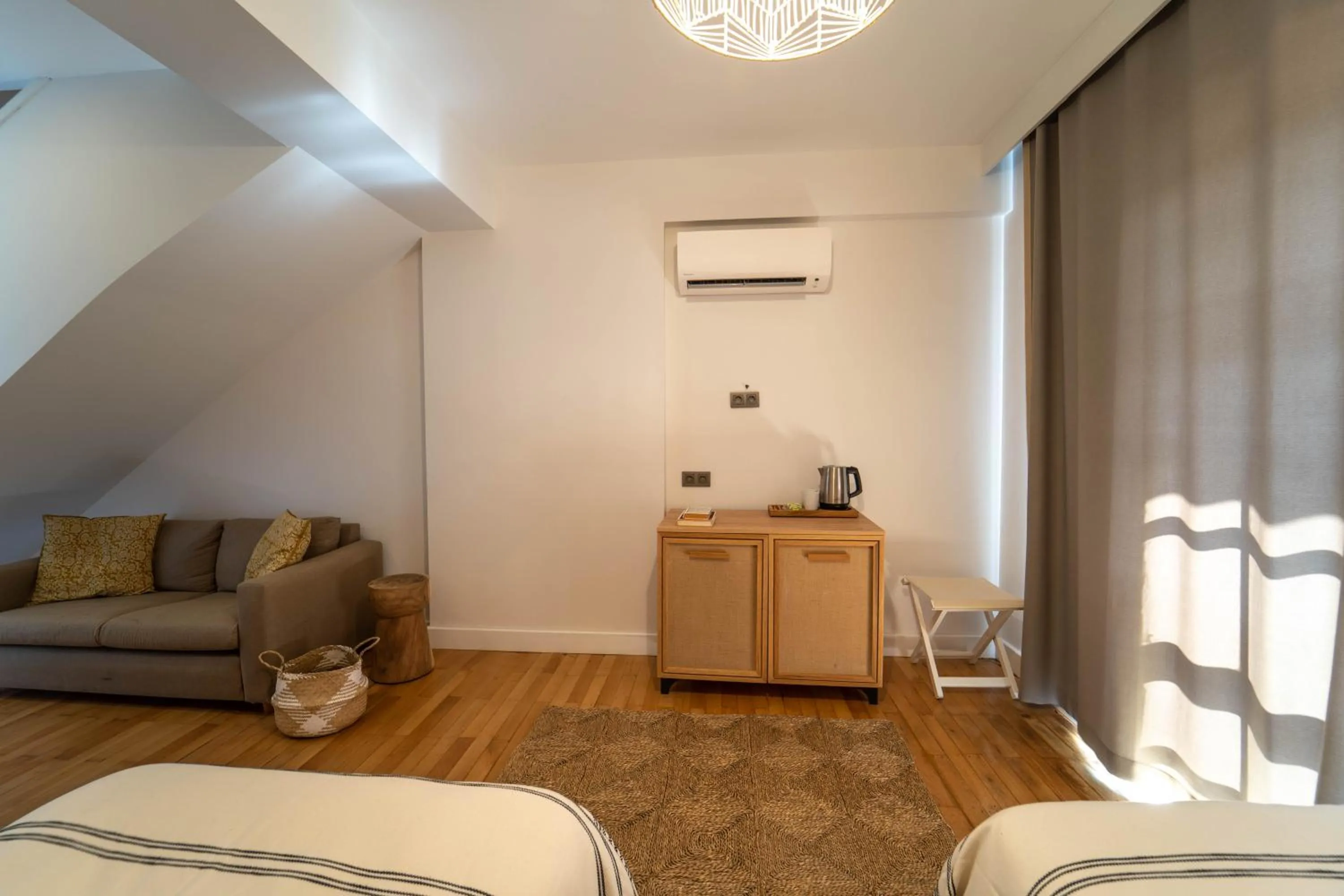 Photo of the whole room, Bed in Hotel Club-E