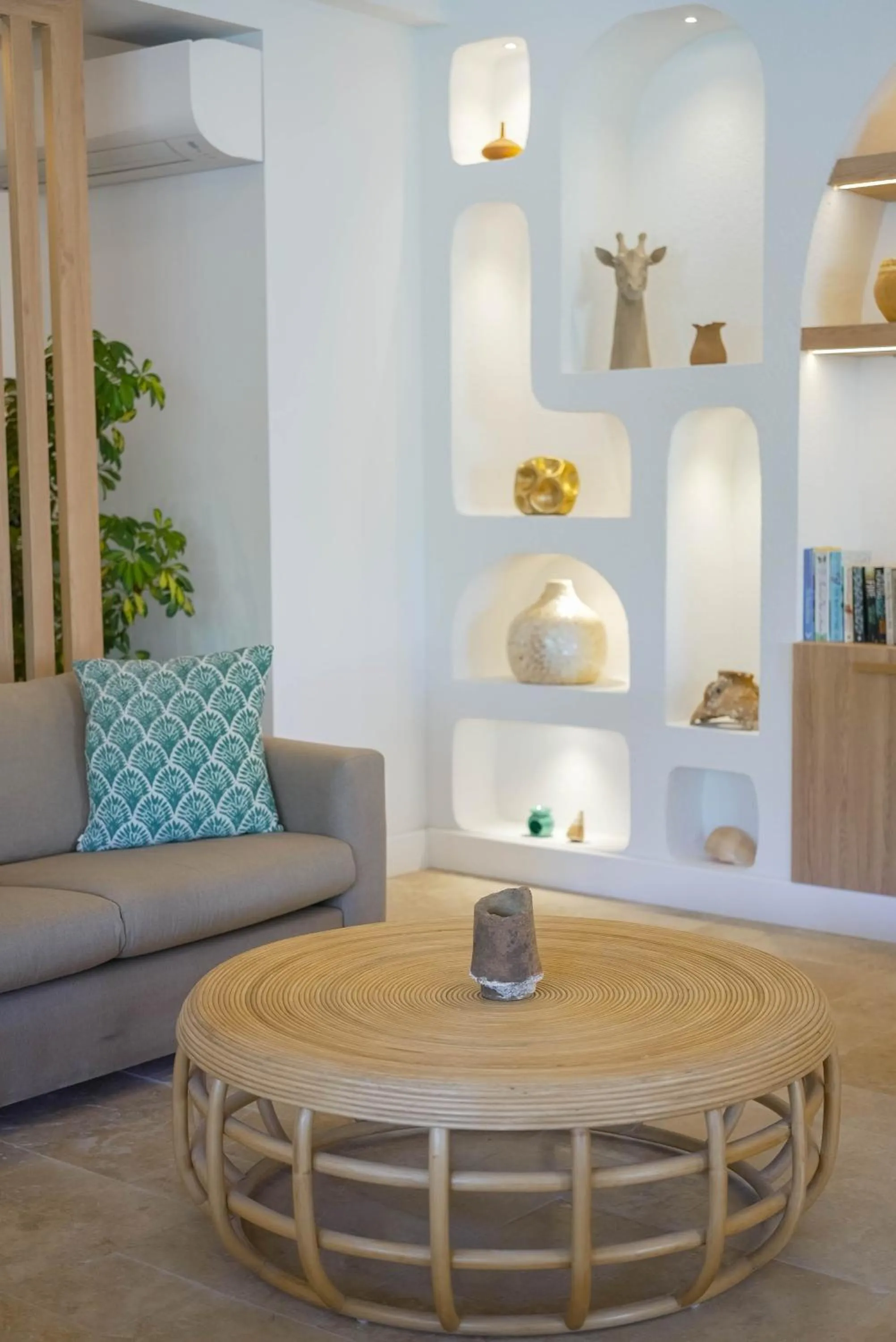 Decorative detail in Hotel Club-E