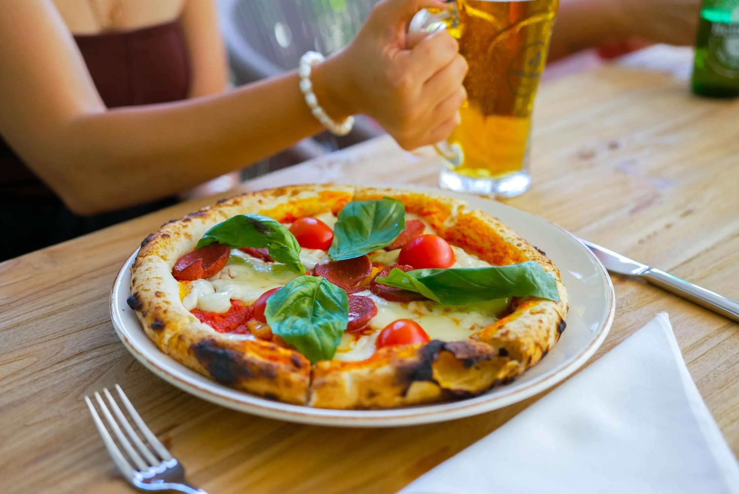 Restaurant/places to eat in Hotel Club-E