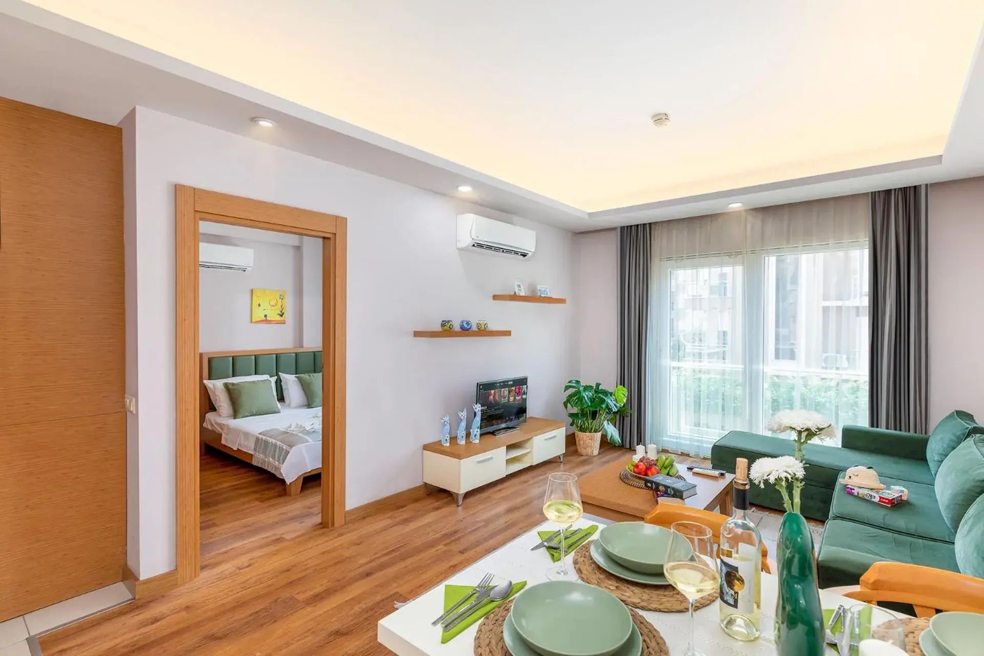 TV and multimedia, Bed in The Suites TV and multimedia, Bed in The Suites