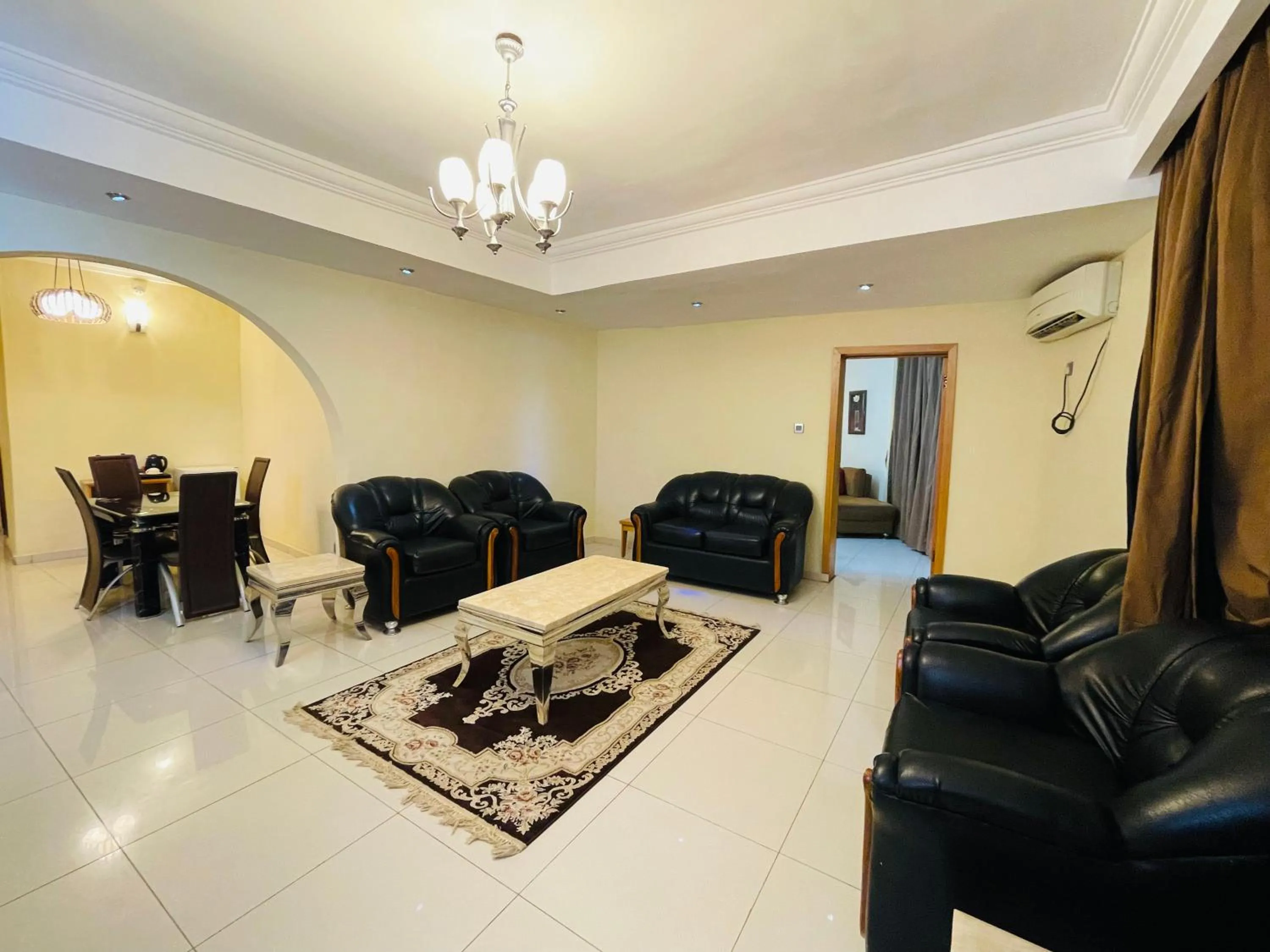 Standard Suite in Royalbirds Hotel & Towers