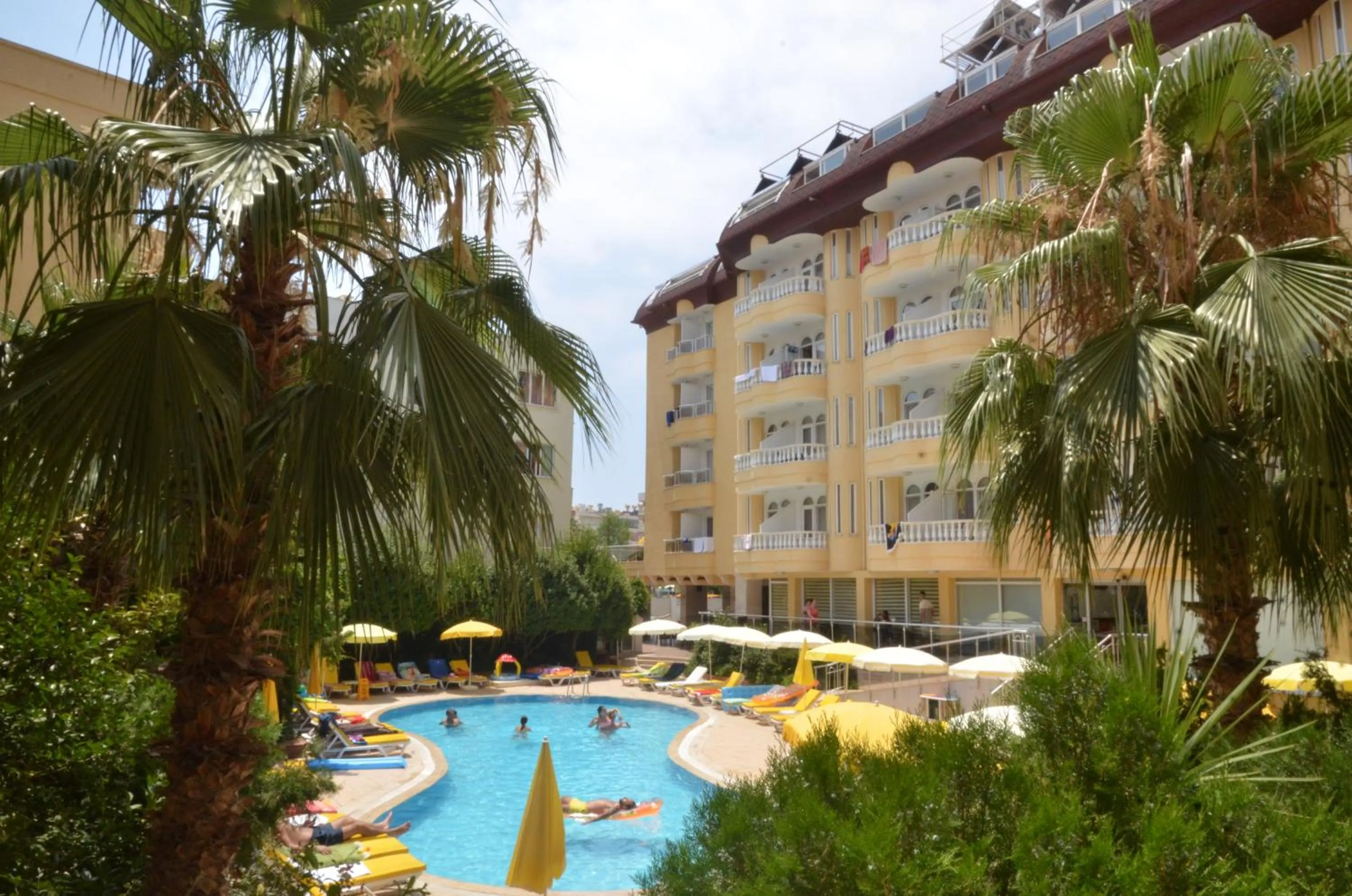 Swimming pool in Cıtrus Plaza Hotel