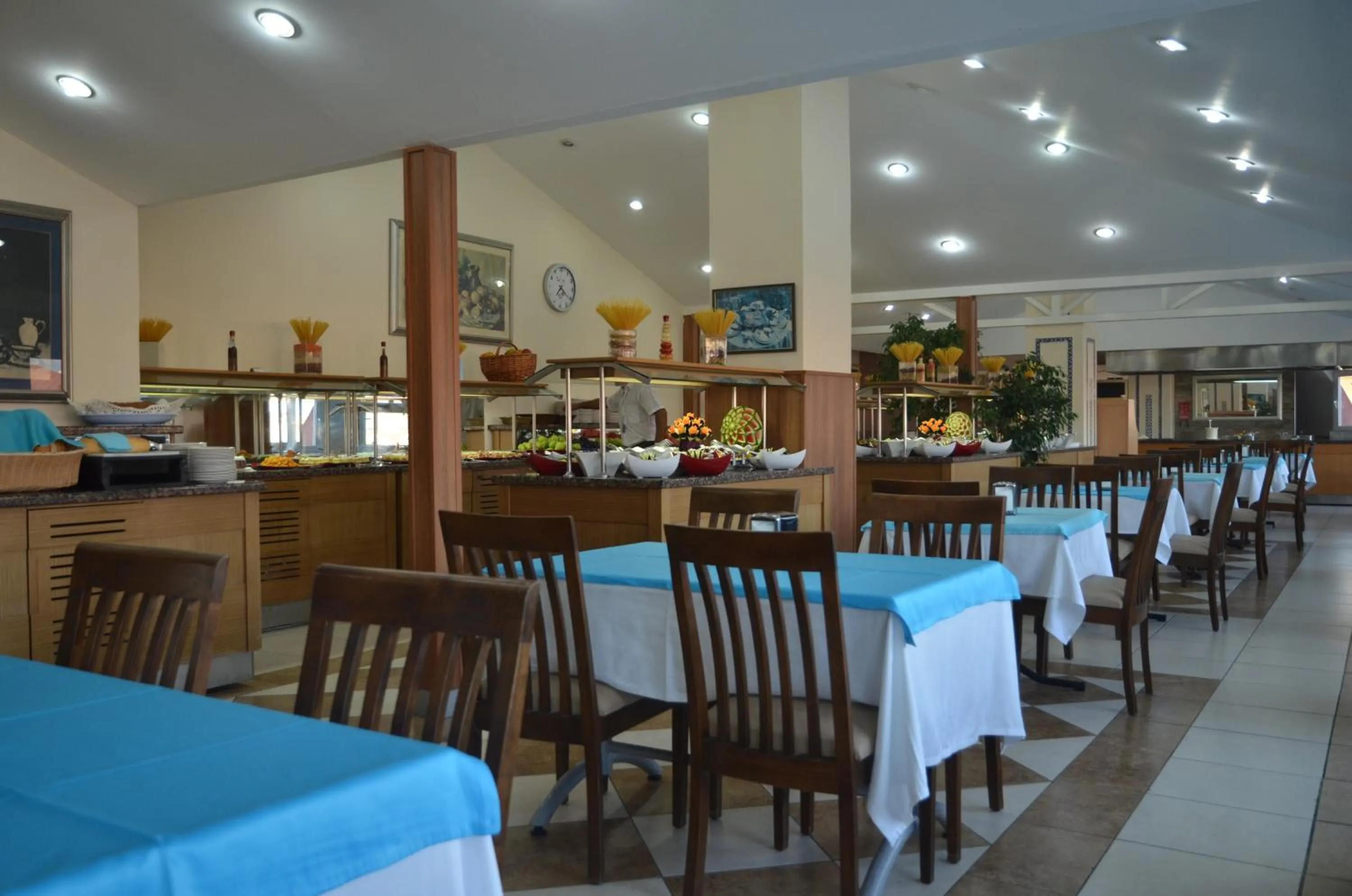 Restaurant/places to eat in Cıtrus Plaza Hotel