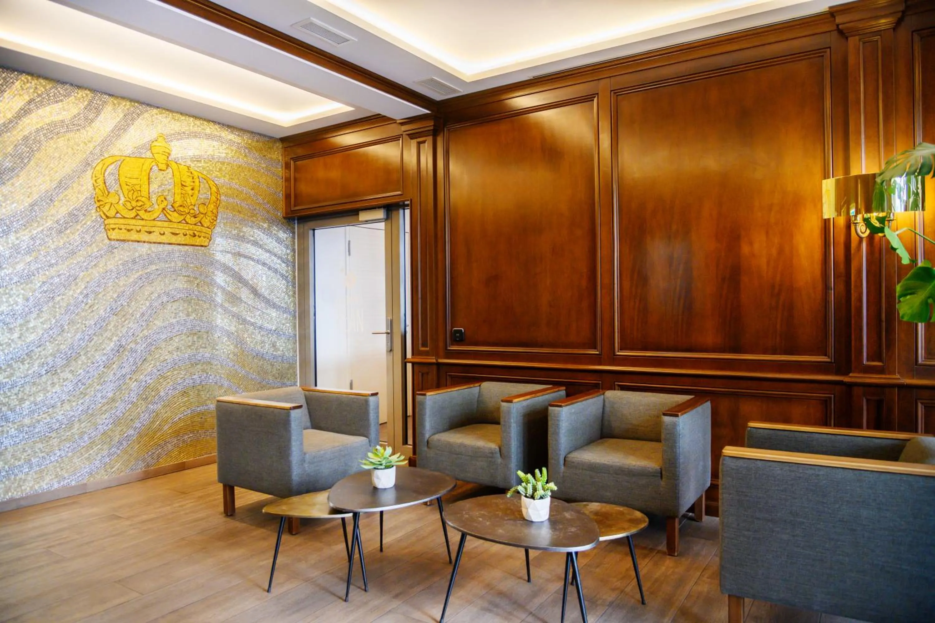 Lobby or reception in AdvaStay by KING's