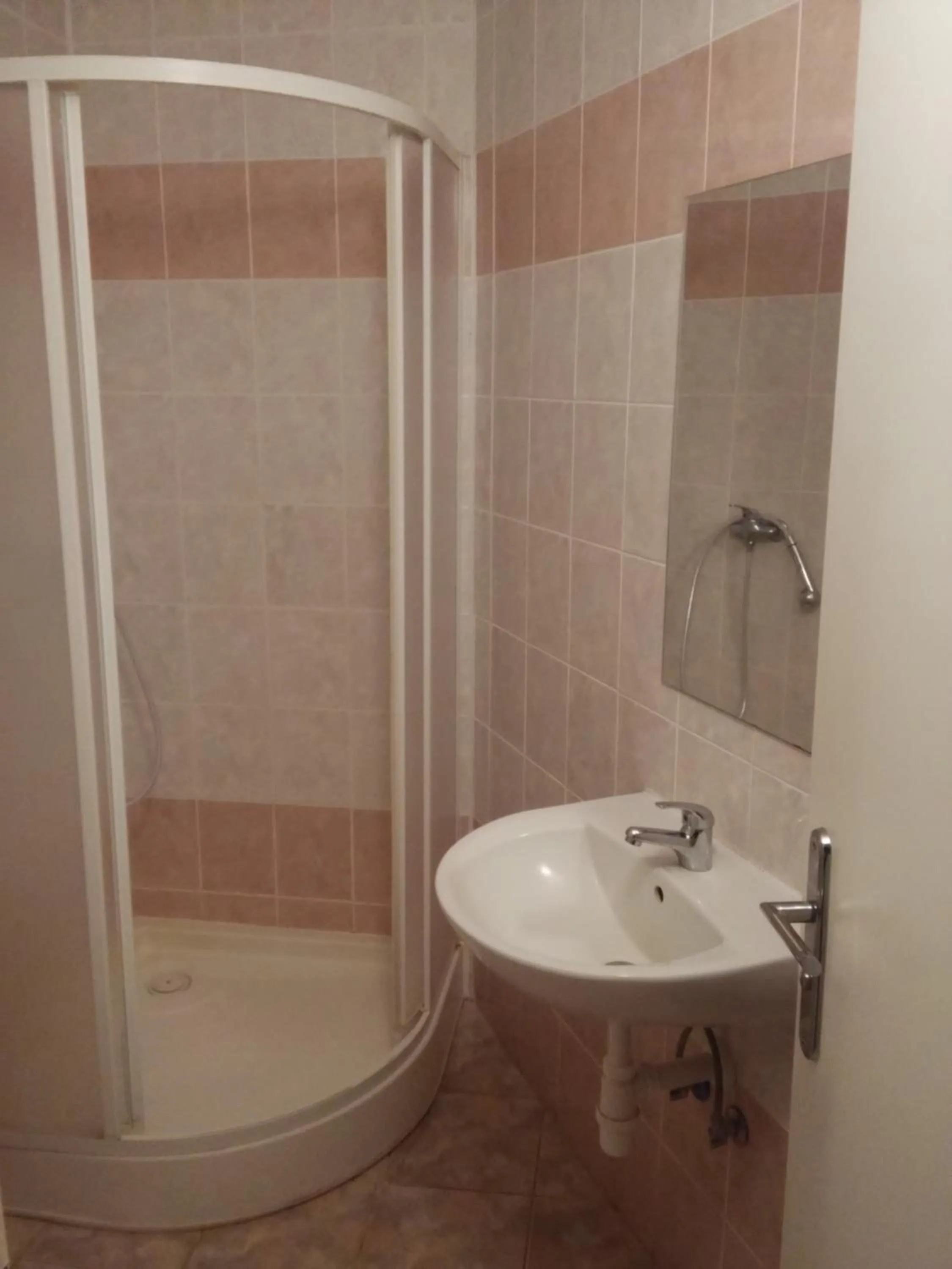 Photo of the whole room in Hotel Merkur