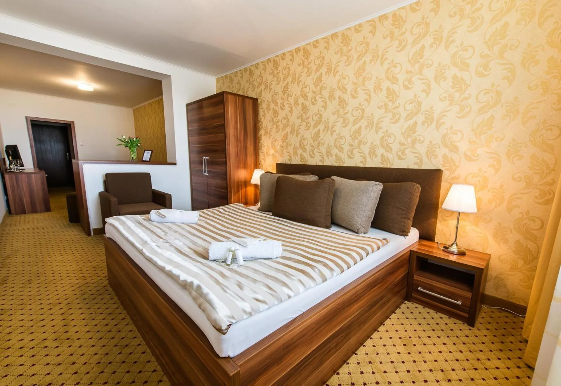 Photo of the whole room, Bed in Hotel Merkur