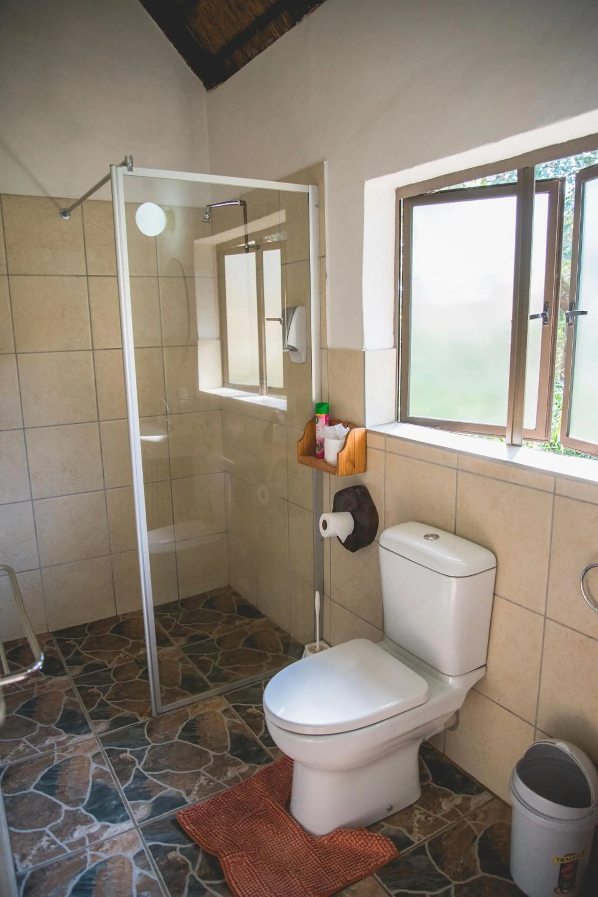 Bathroom in Thokozani Lodge