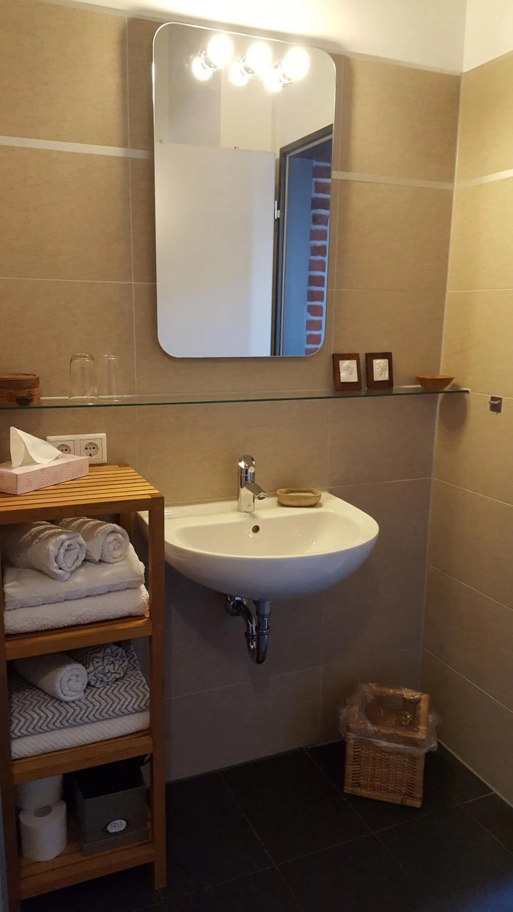 Bathroom in ARYVE JC Studio - Altstadtnahes Boutique Apartment mit Markenmatratzen auf Hotelniveau inklusive kostenfreiem Parkplatz