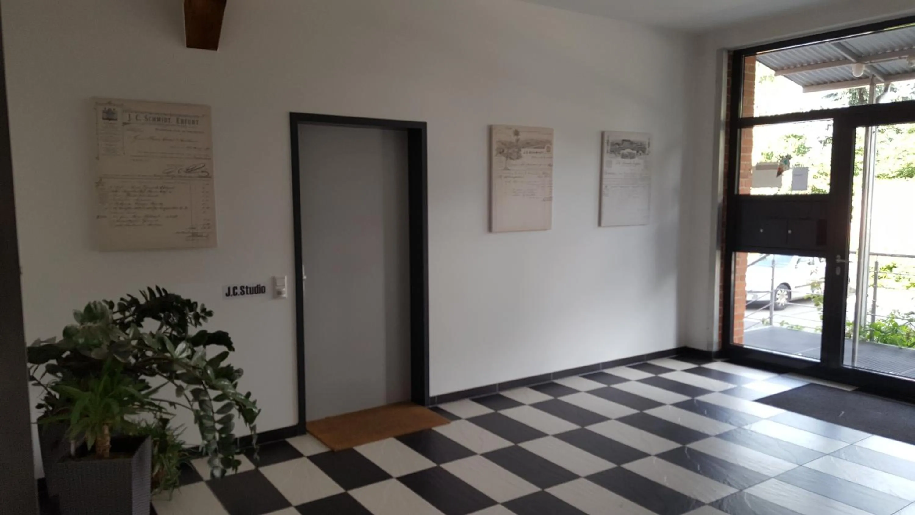 Lobby or reception in ARYVE JC Studio - Altstadtnahes Boutique Apartment mit Markenmatratzen auf Hotelniveau inklusive kostenfreiem Parkplatz