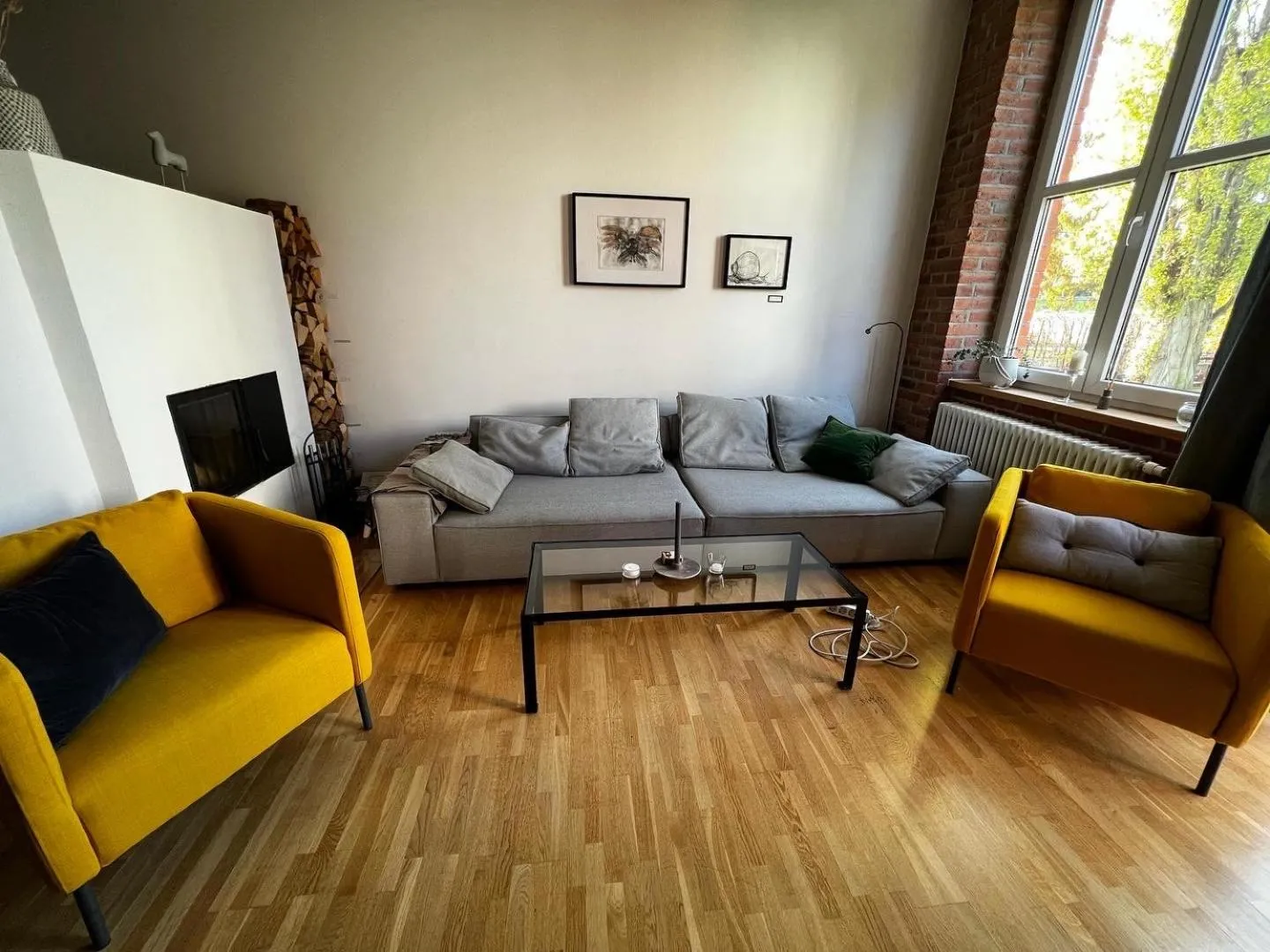 Living room in ARYVE JC Studio - Altstadtnahes Boutique Apartment mit Markenmatratzen auf Hotelniveau inklusive kostenfreiem Parkplatz