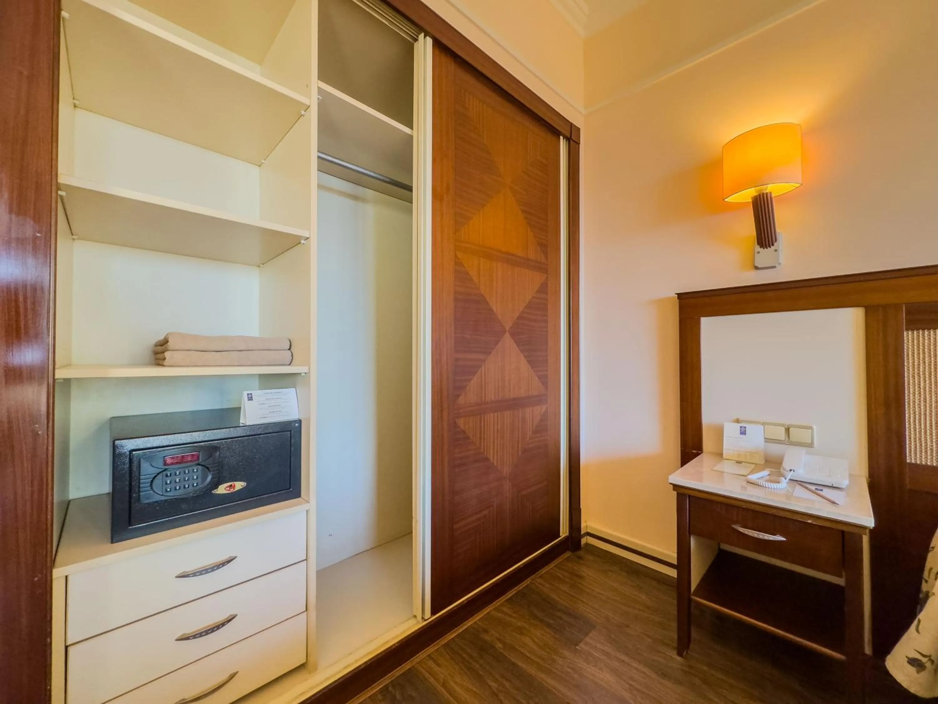 Bed in Club Melas Privé