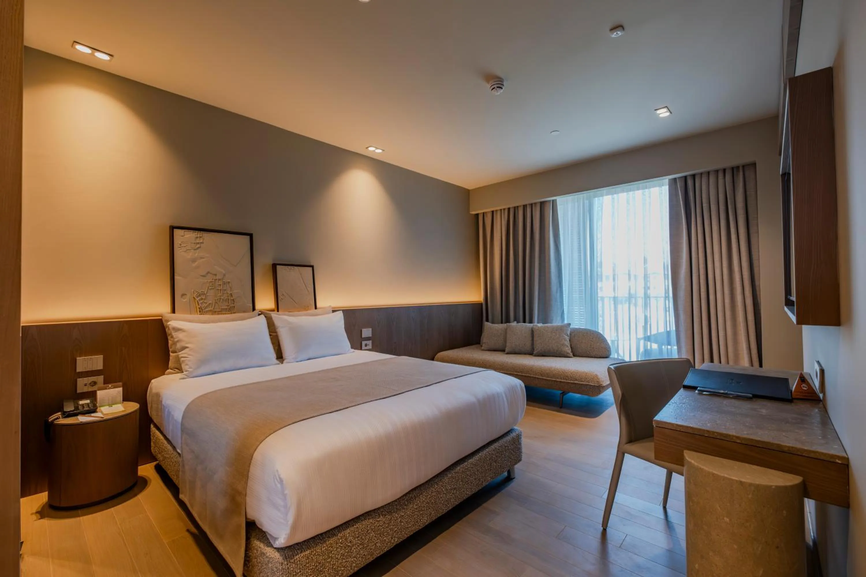 Photo of the whole room, Bed in Club Melas Privé