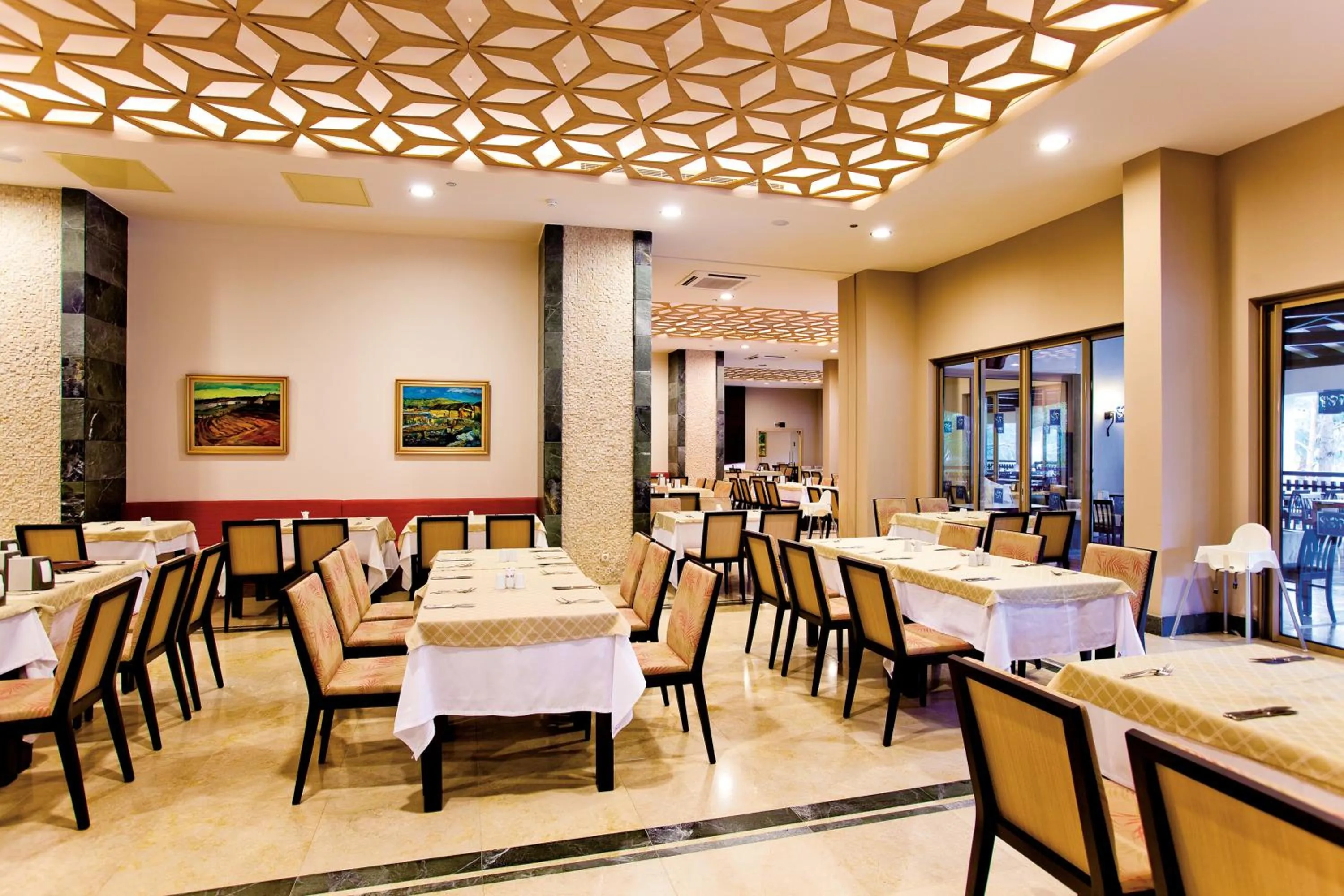 Restaurant/places to eat in Melas Holiday Village