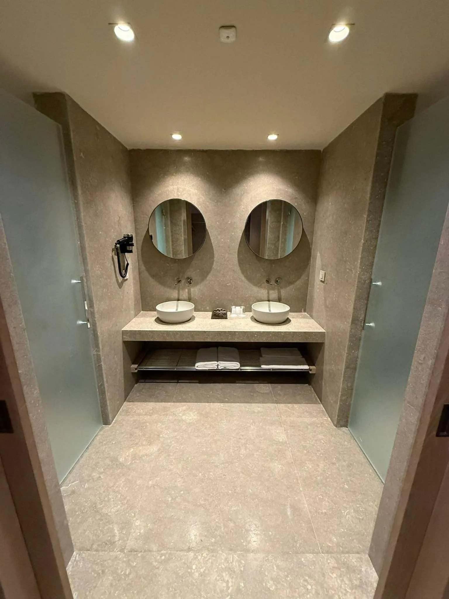 Bathroom in Club Melas Privé