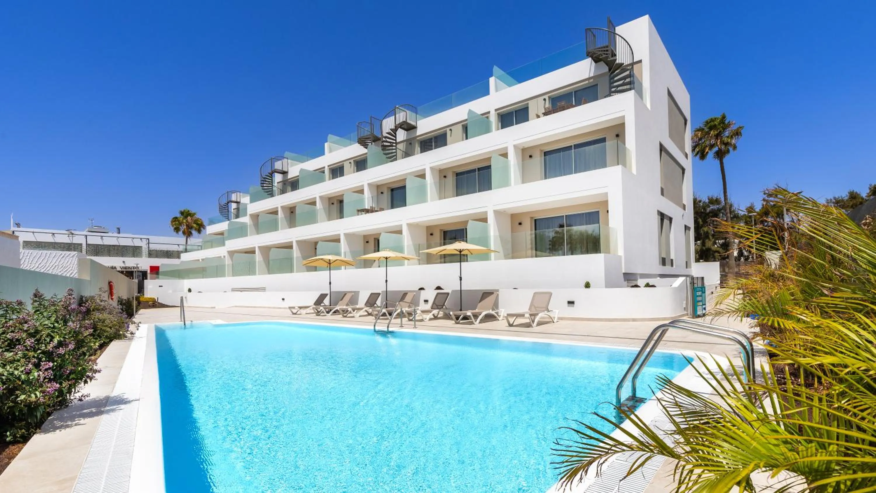 Calm Beach Apartments