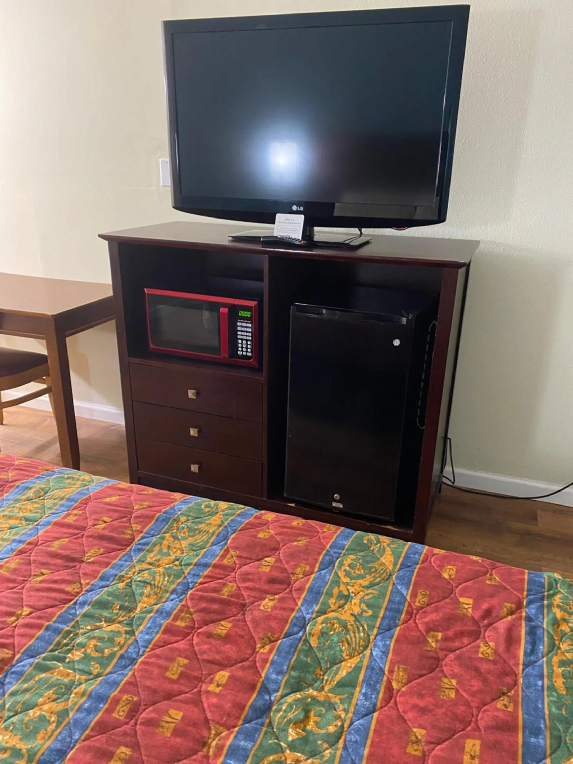 Bed in Havelock inn & suites
