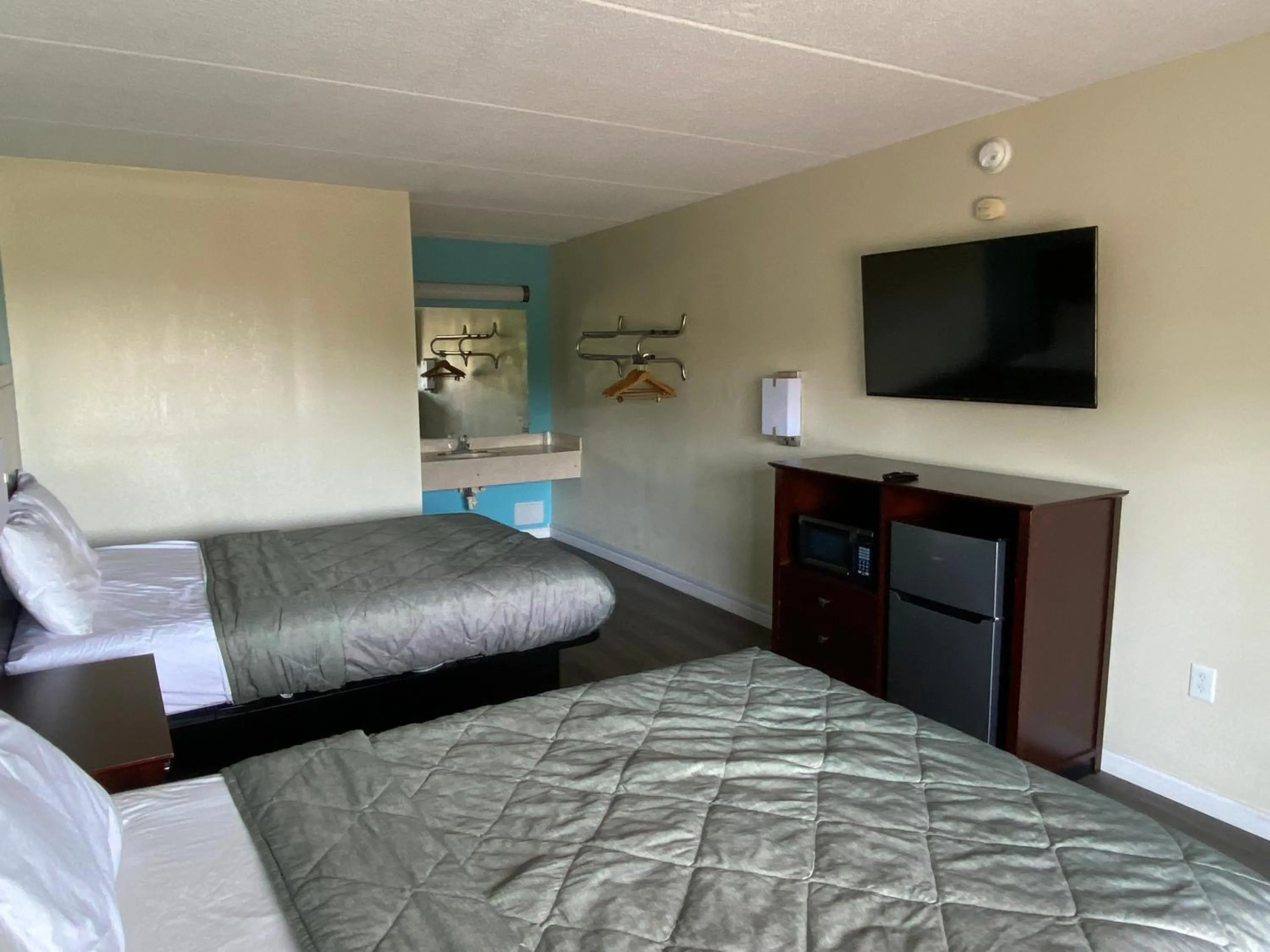 Bed in Havelock inn & suites