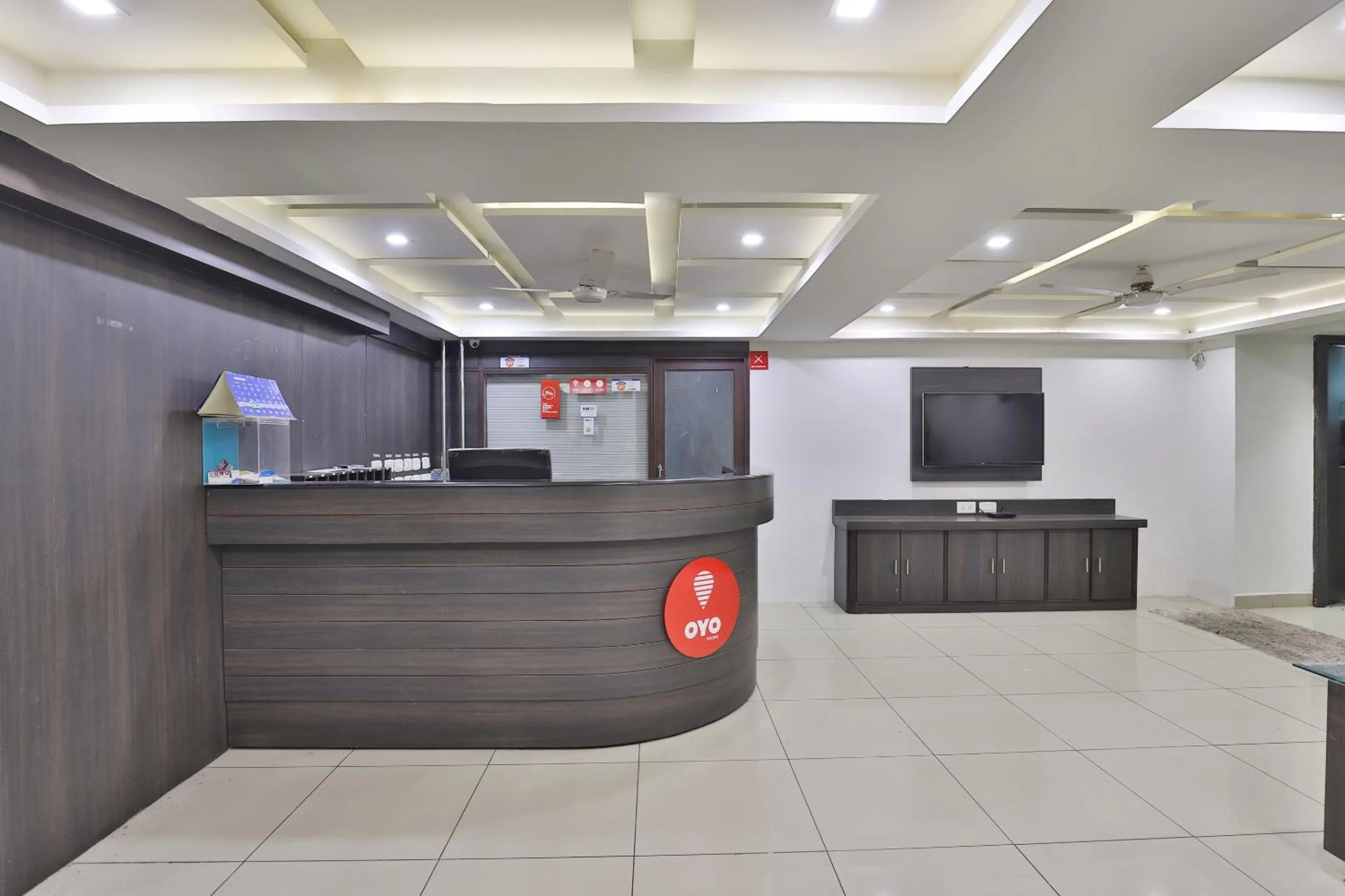 TV and multimedia in Hotel Nova Cross Road