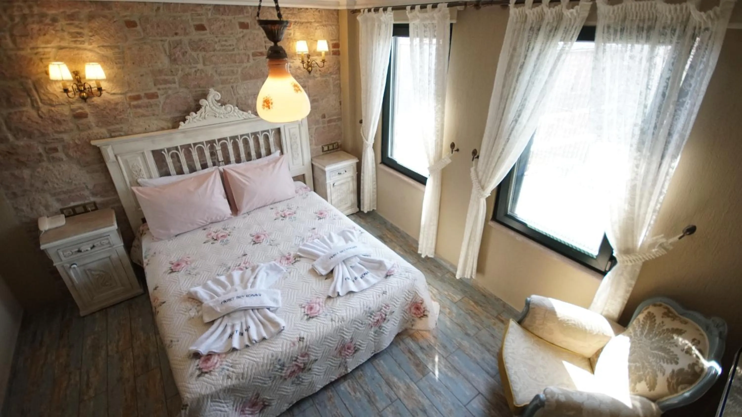 Bed in Fikretbey Konağı