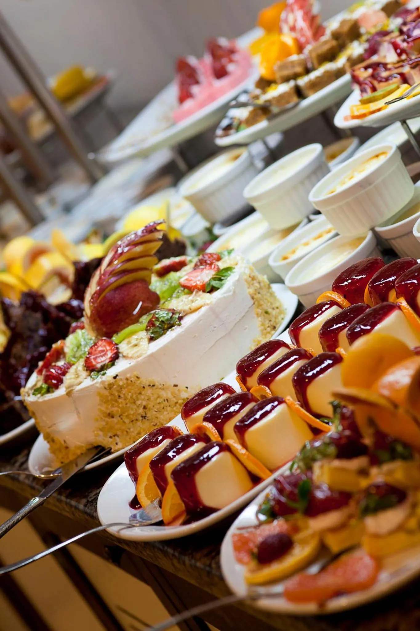 Food and drinks in Melas Resort Hotel