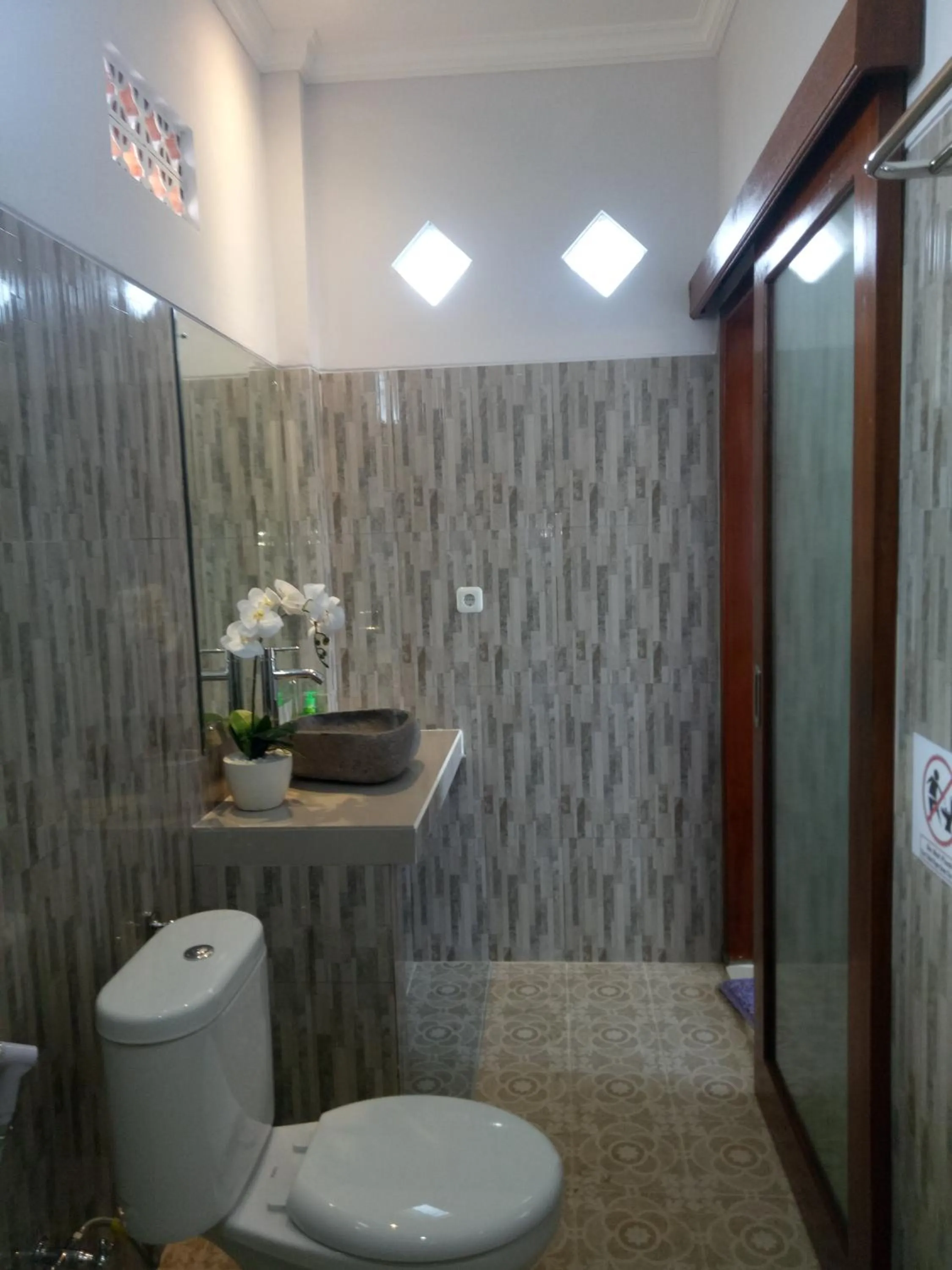 Suryadina Guest House