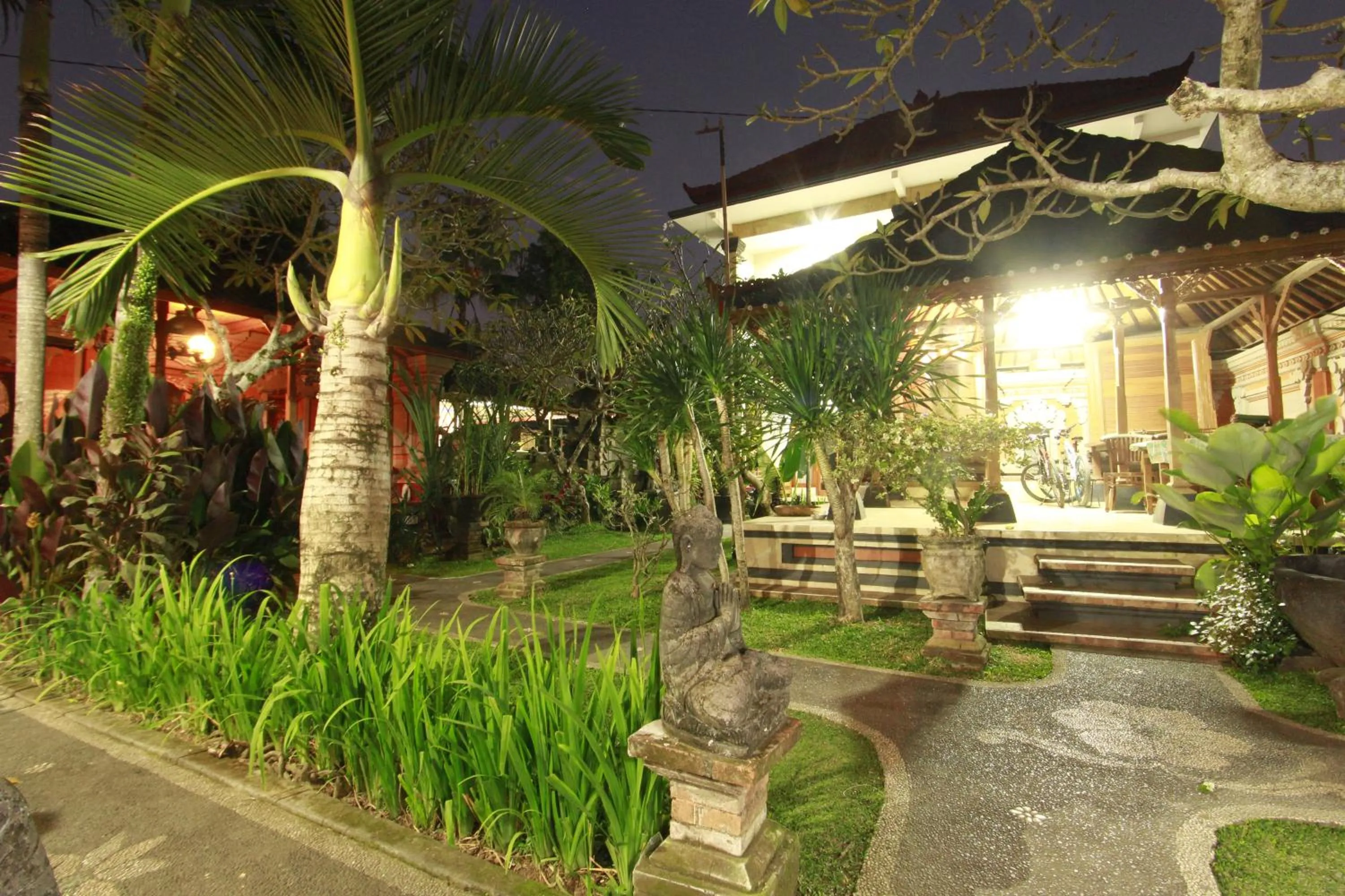 Facade/entrance in Suryadina Guest House