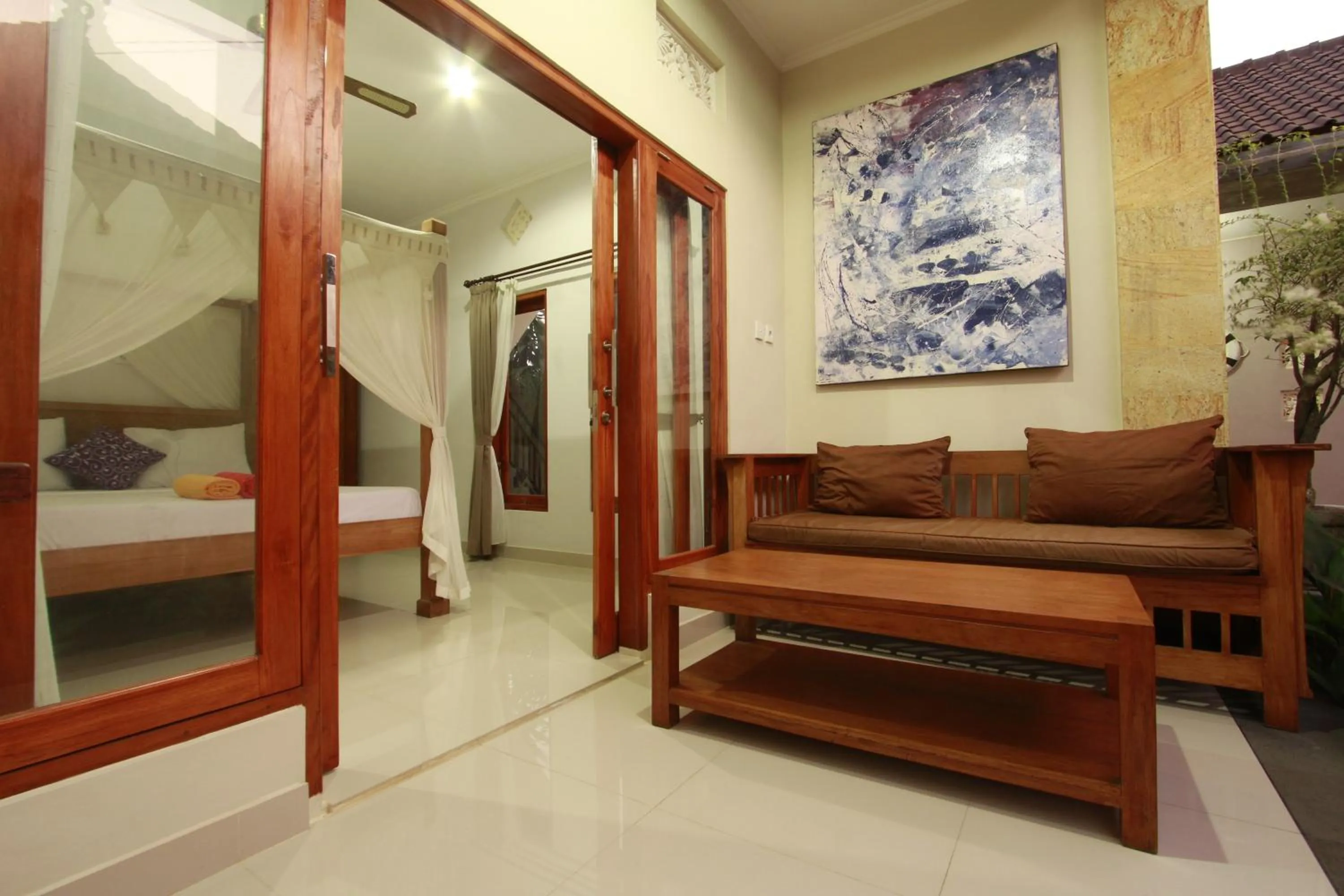 Facade/entrance, Bed in Suryadina Guest House