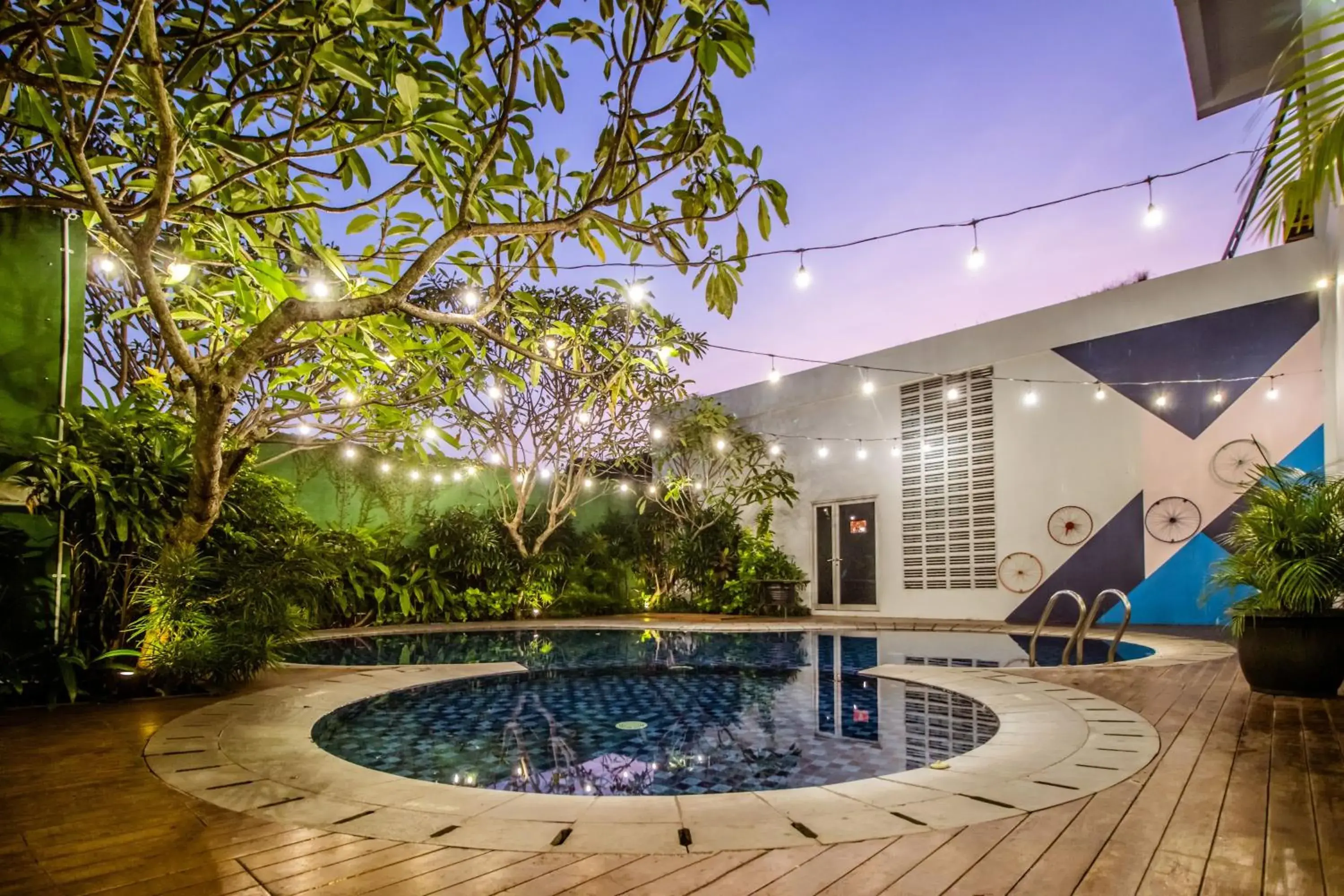 Swimming pool in Tjokro Style Yogyakarta Swimming pool in Tjokro Style Yogyakarta