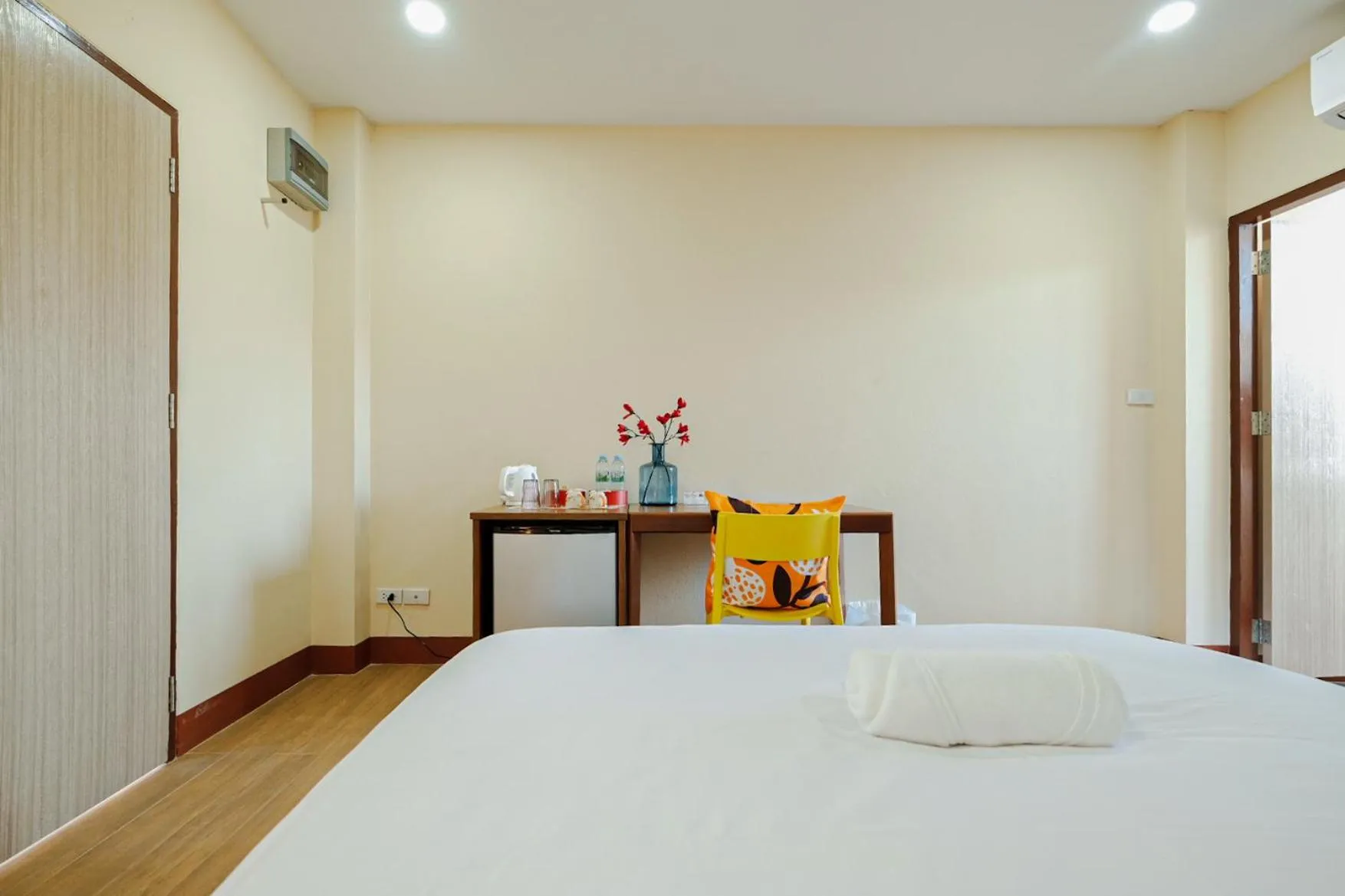 Bed in Thong Poon Apartment Chiang Mai