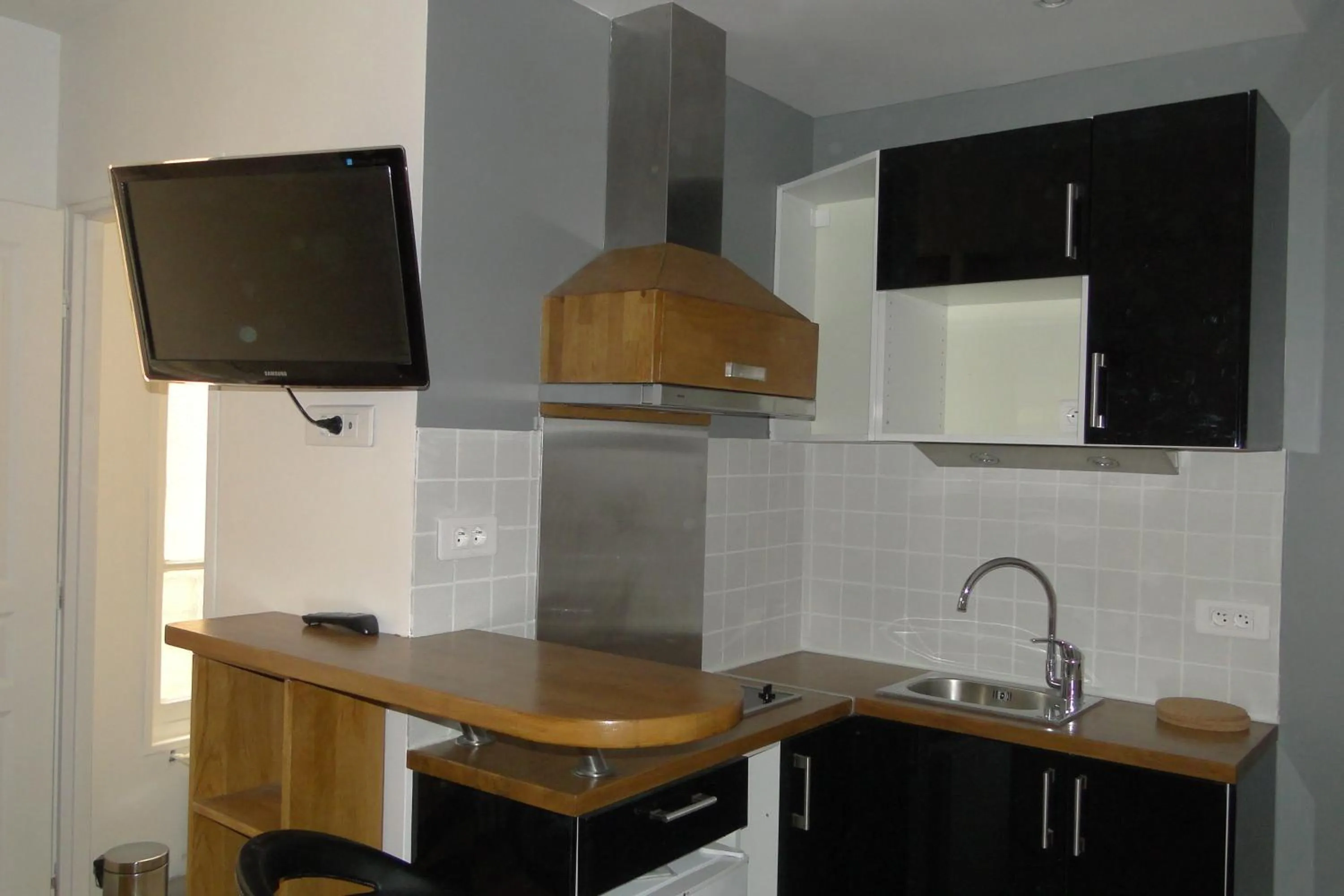 Kitchen or kitchenette, Kitchen/Kitchenette in Salvy Residence