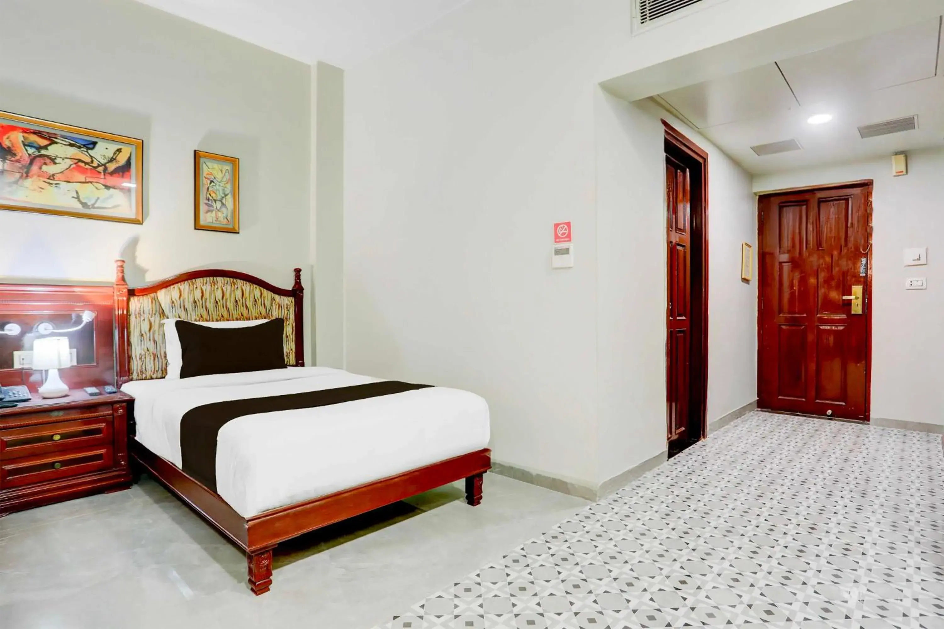 Classic Triple Room - single occupancy in Collection O Gujarat Anand City Bus Station Classic Triple Room - single occupancy in Collection O Gujarat Anand City Bus Station