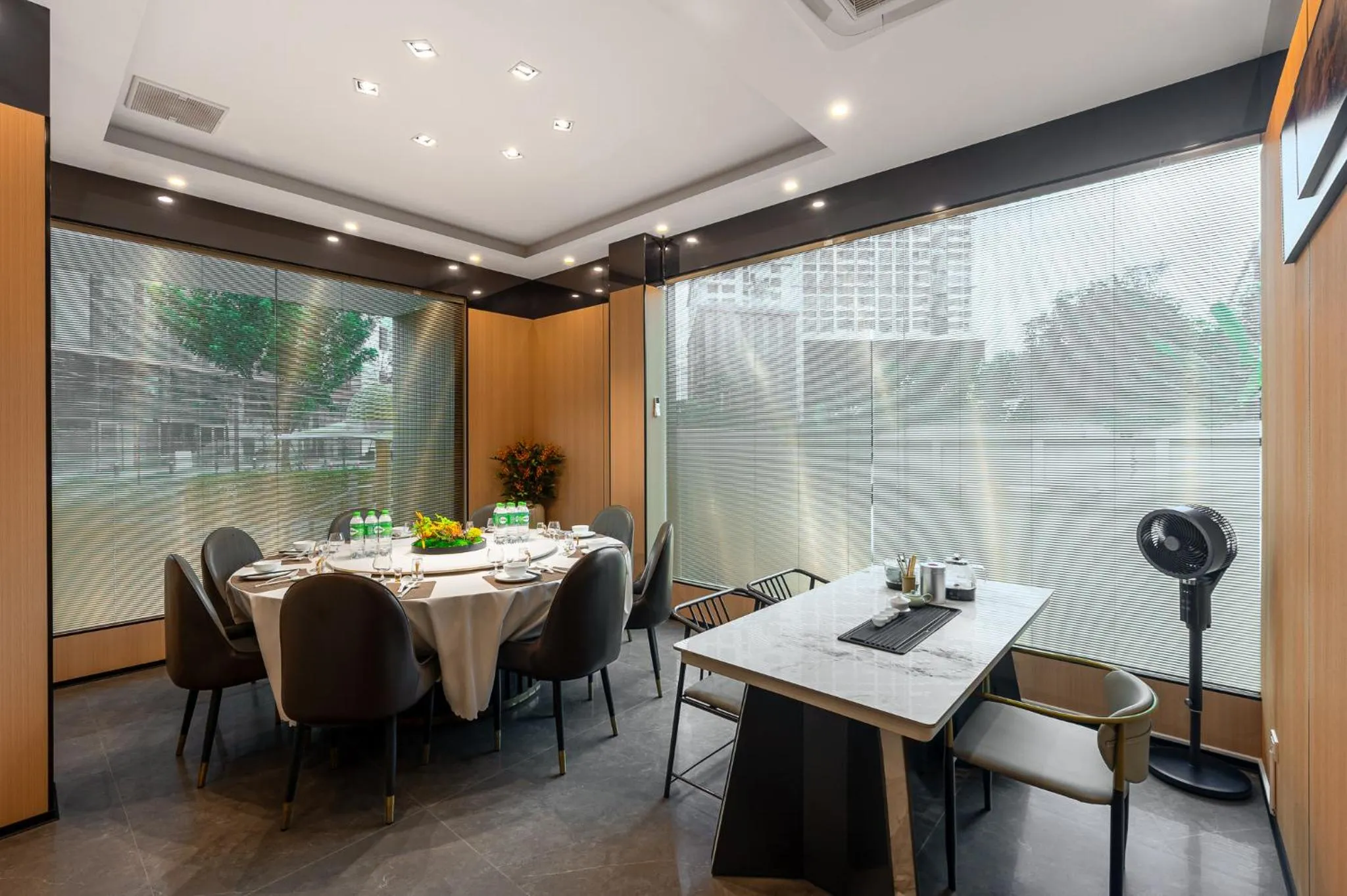 Dining area in Rama9 No1 Hotel