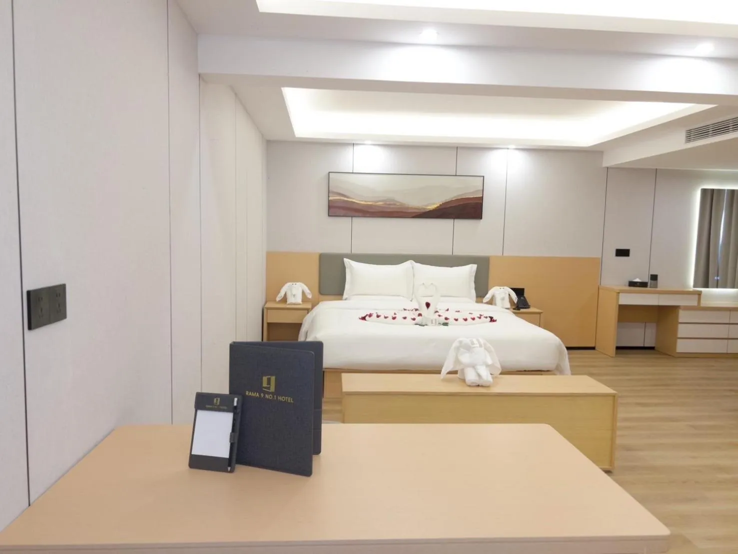 Bedroom, Bed in Rama9 No1 Hotel