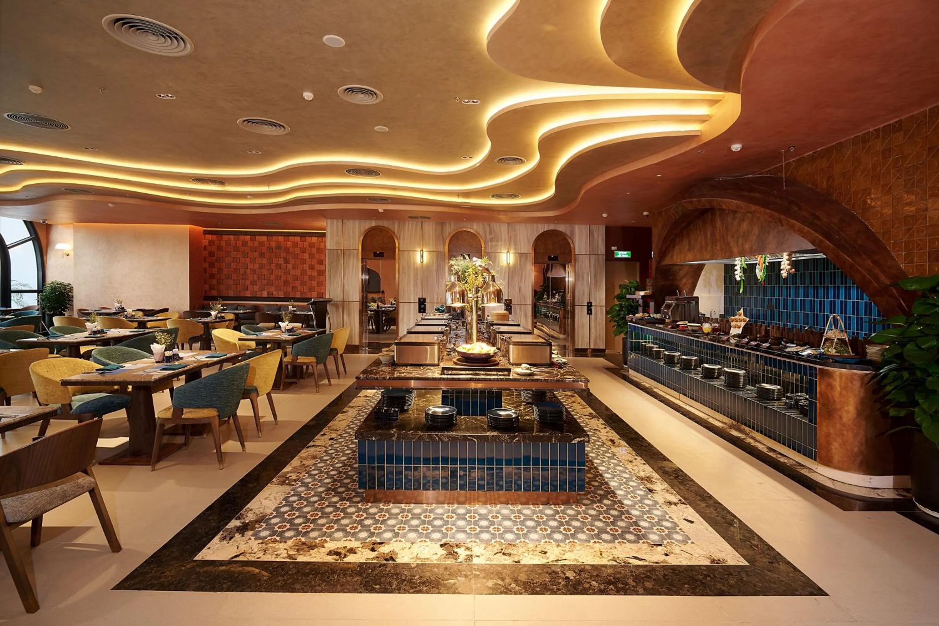 Restaurant/places to eat in Champton Nha Trang Hotel